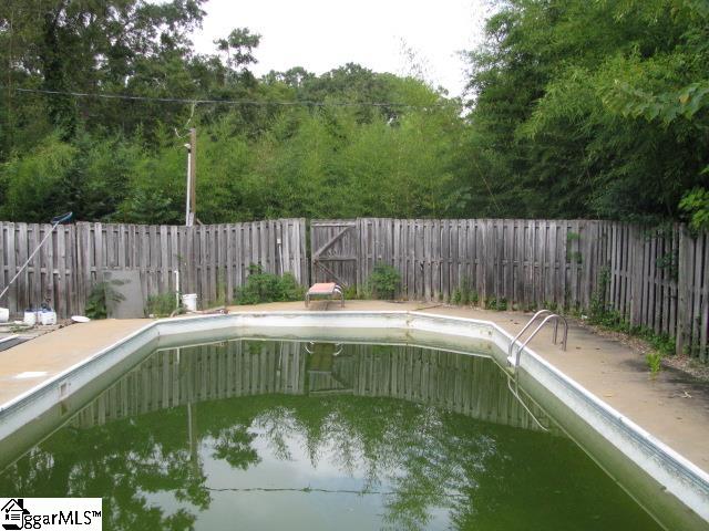 2068 Washington Road Property Photo 8