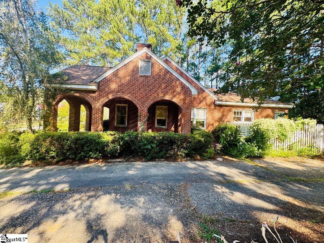 302 Chestnut Street Property Photo 2