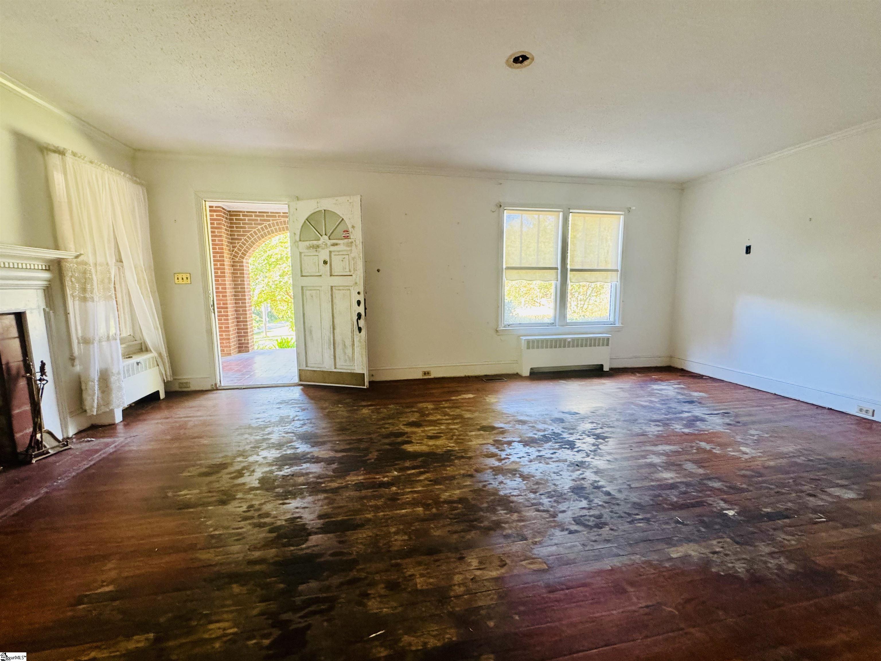 302 Chestnut Street Property Photo 4