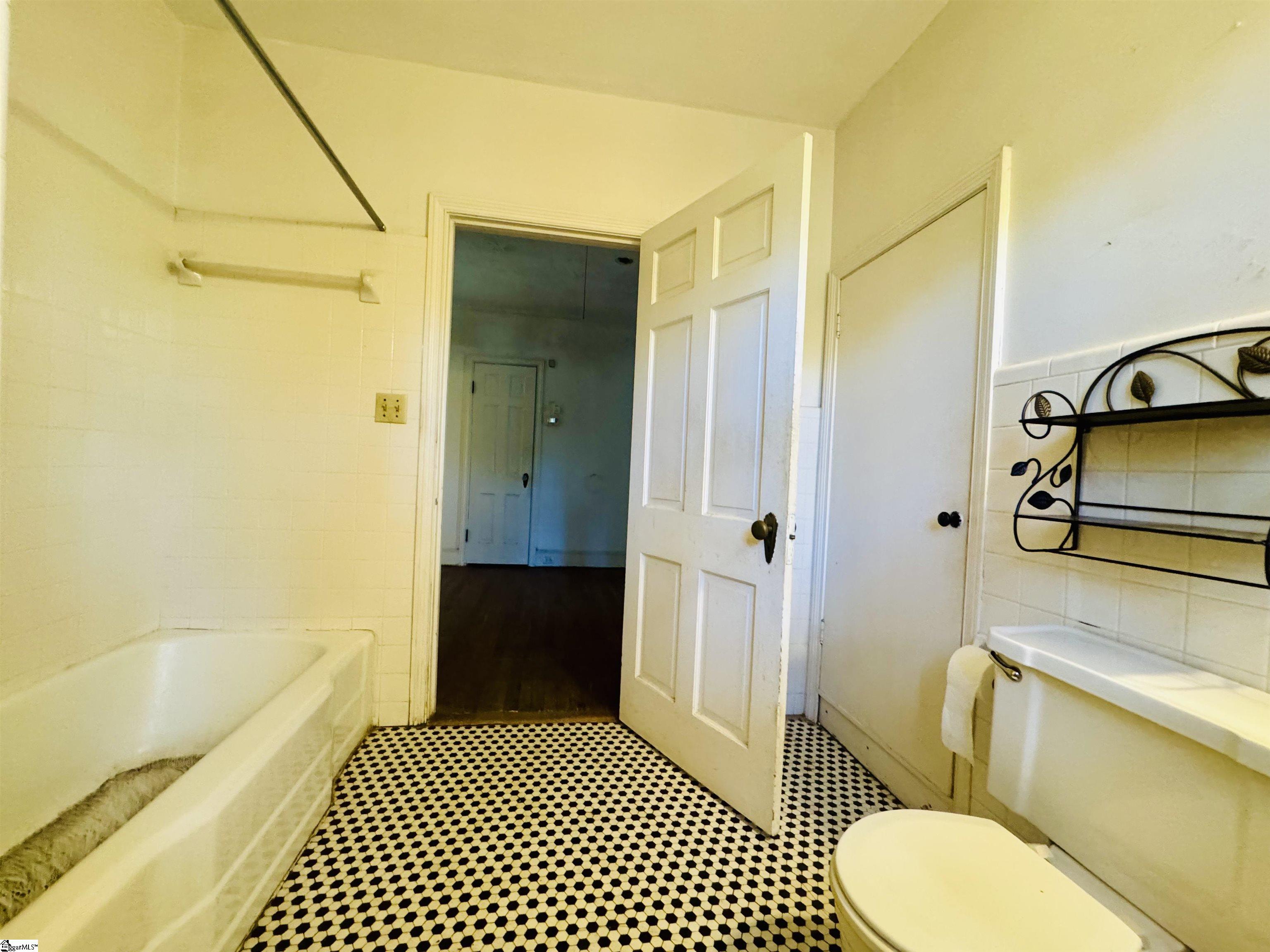 302 Chestnut Street Property Photo 35