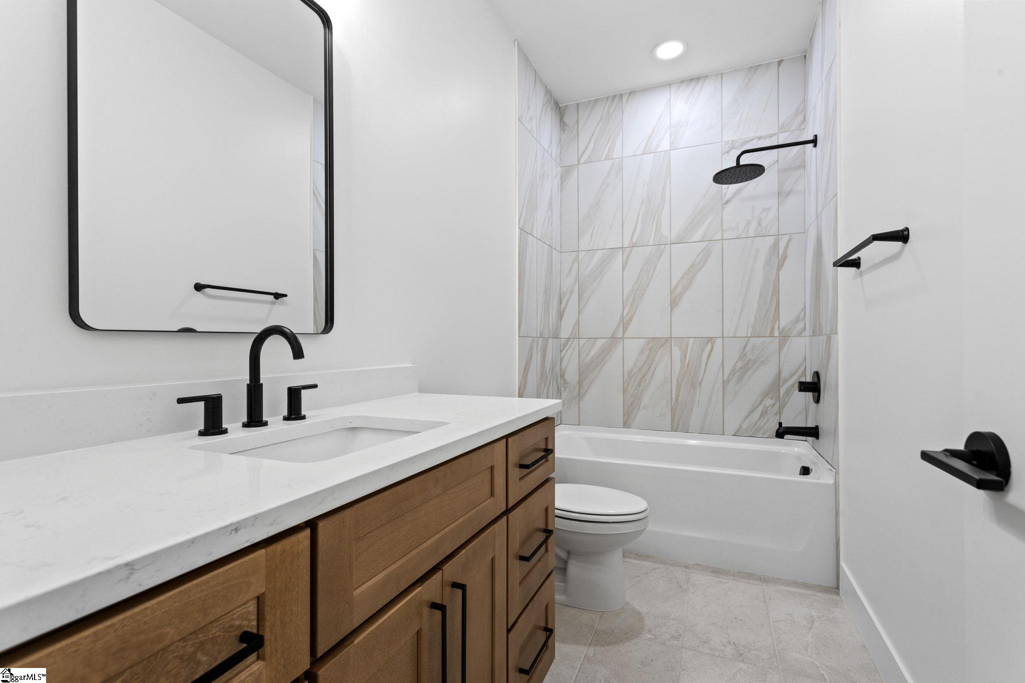 1 Inverrary Drive Property Photo 14