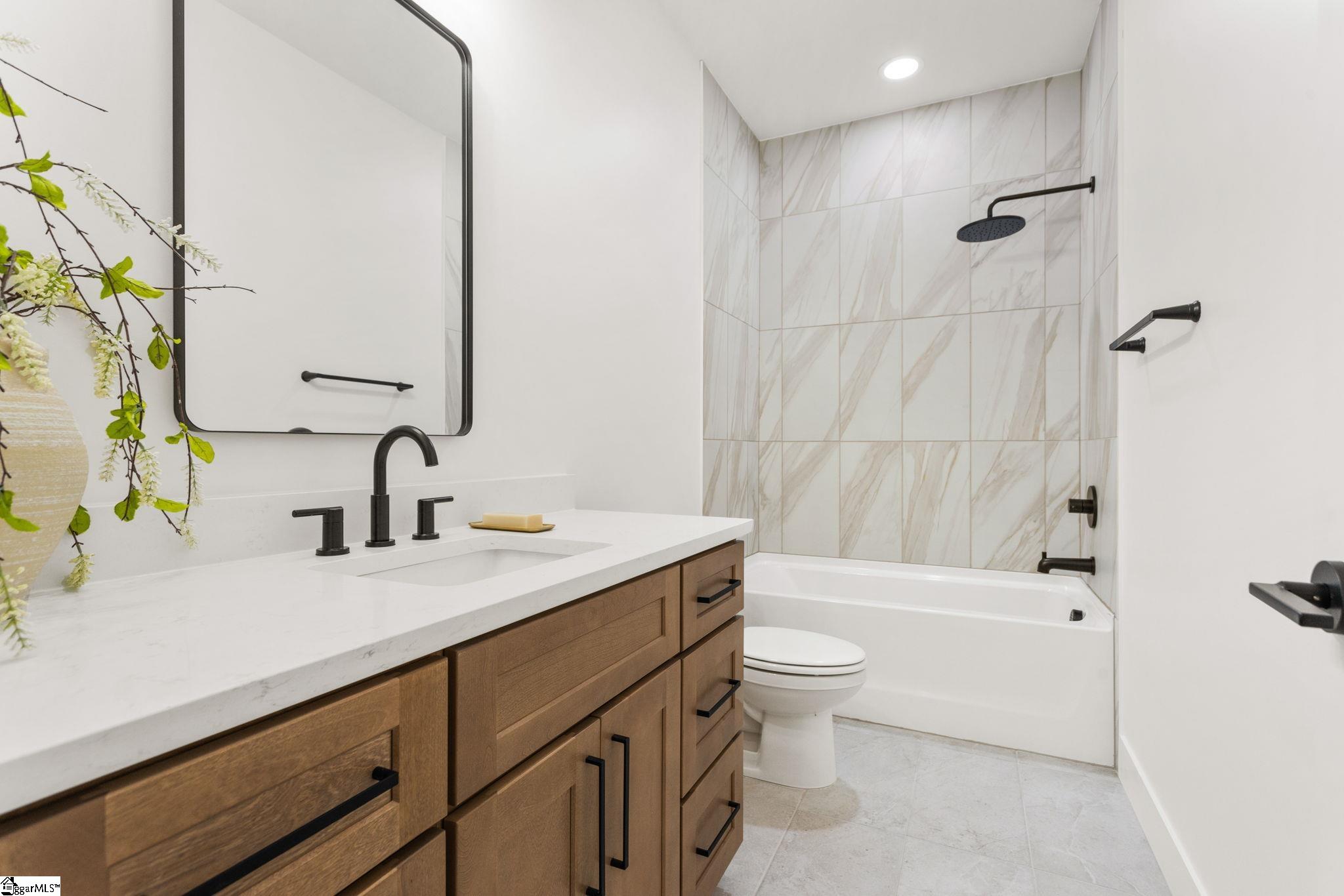 1 Inverrary Drive Property Photo 27
