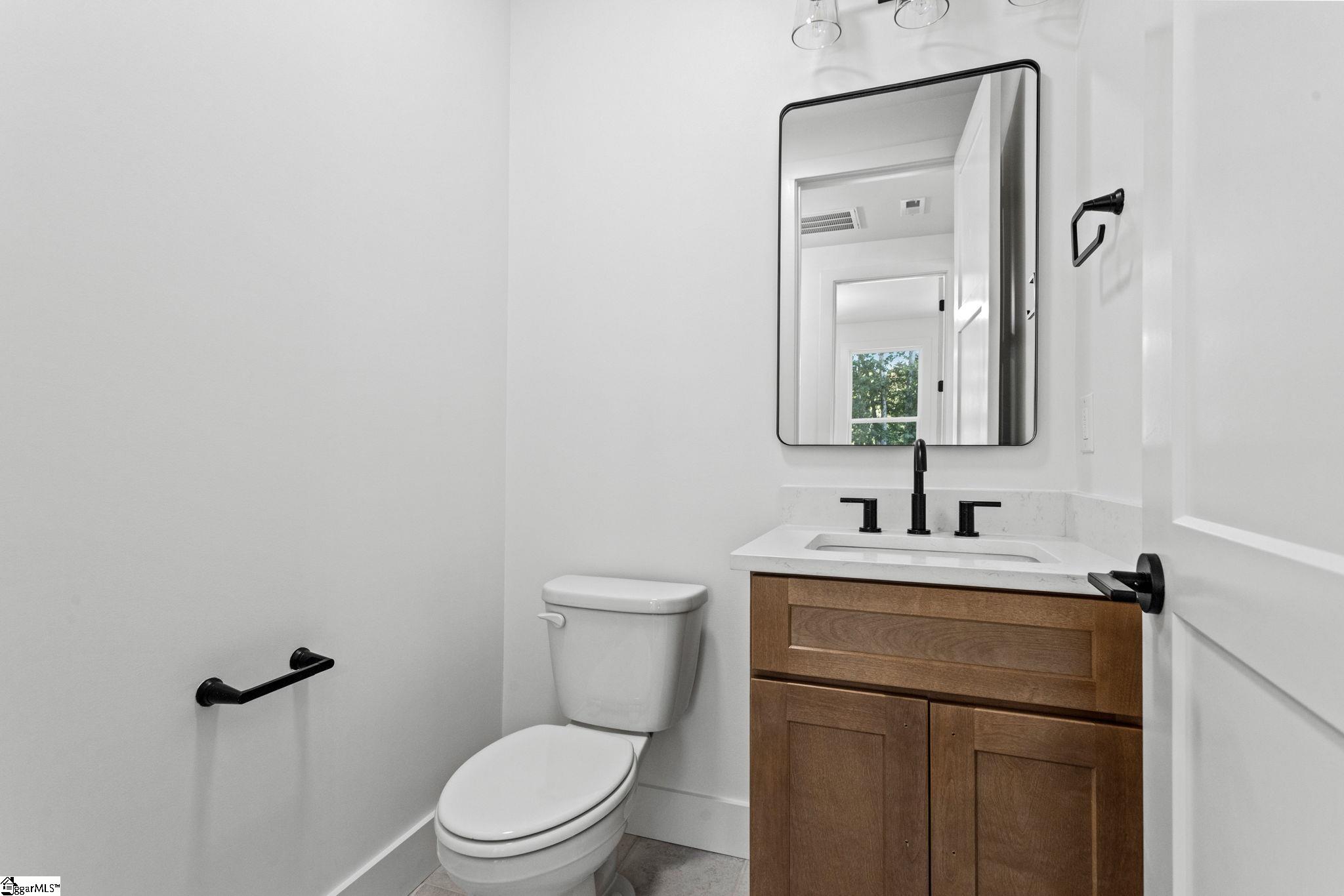 1 Inverrary Drive Property Photo 28