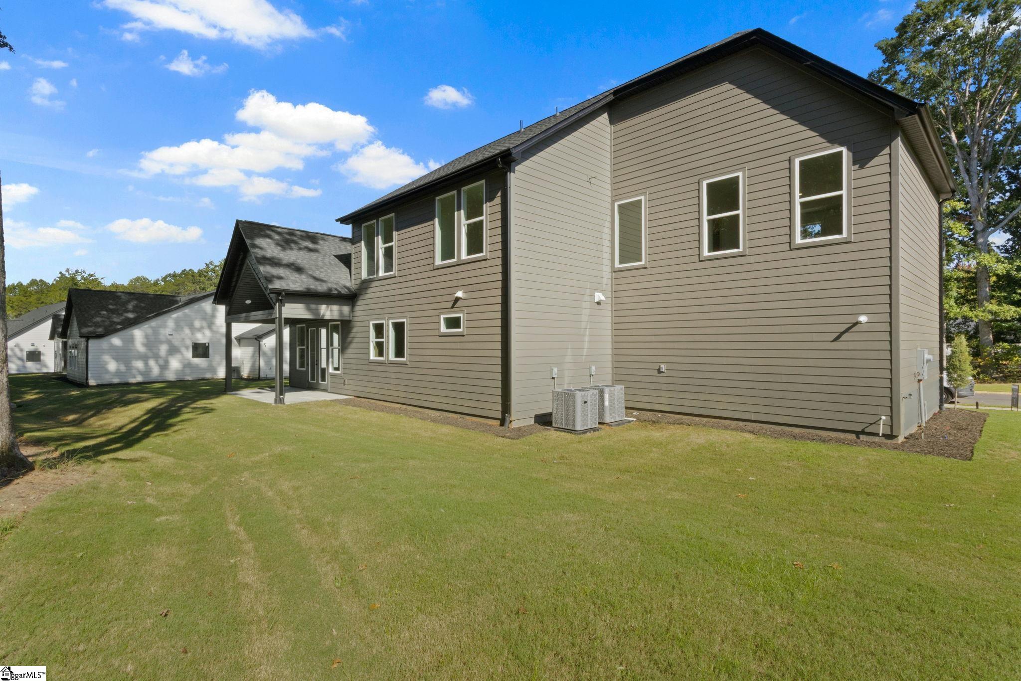 1 Inverrary Drive Property Photo 32