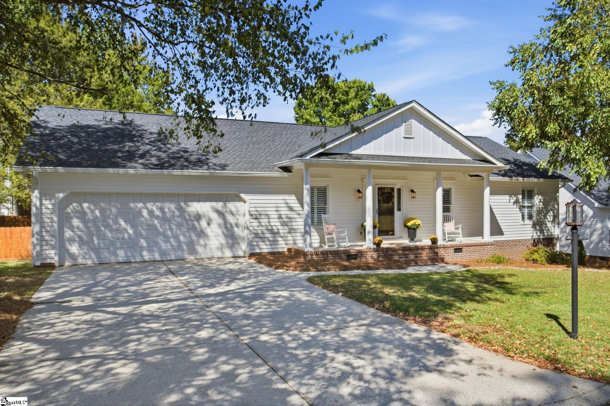 107 E Tugaloo Court Property Photo 2