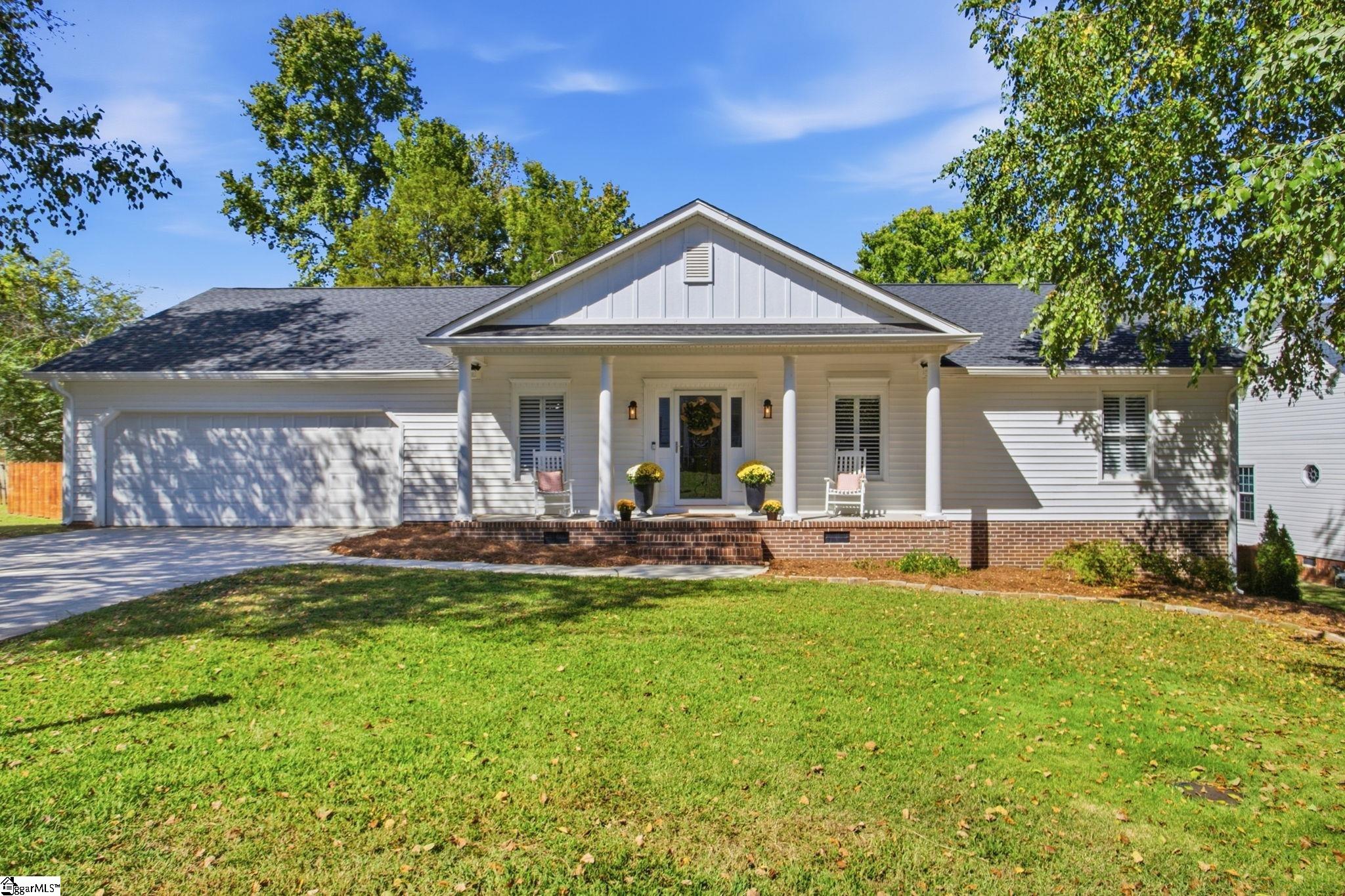 107 E Tugaloo Court Property Photo 3