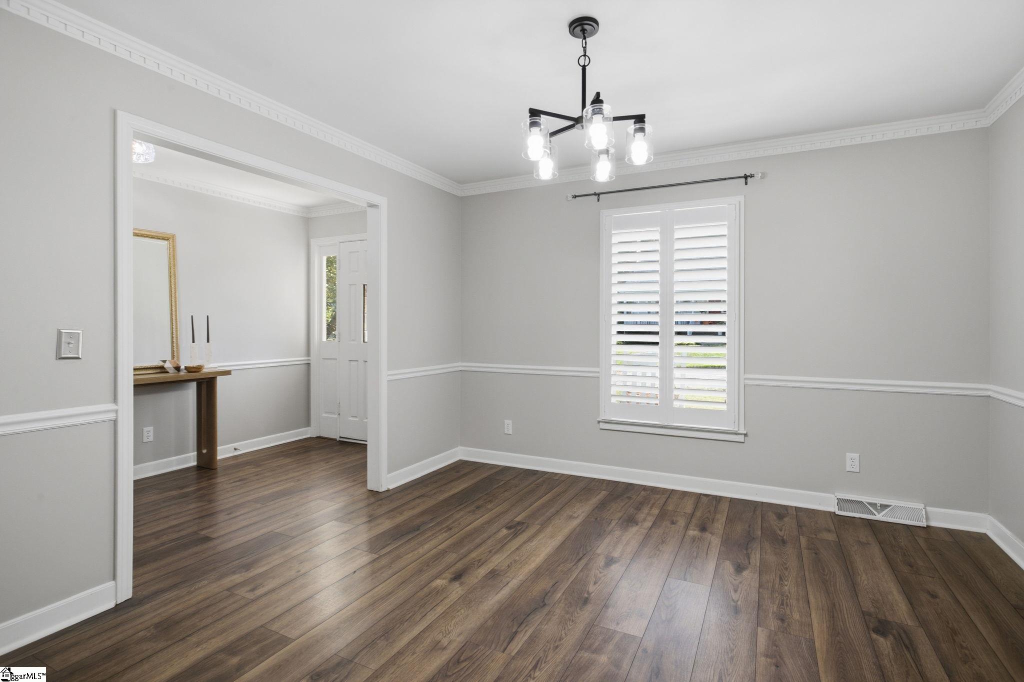 107 E Tugaloo Court Property Photo 6