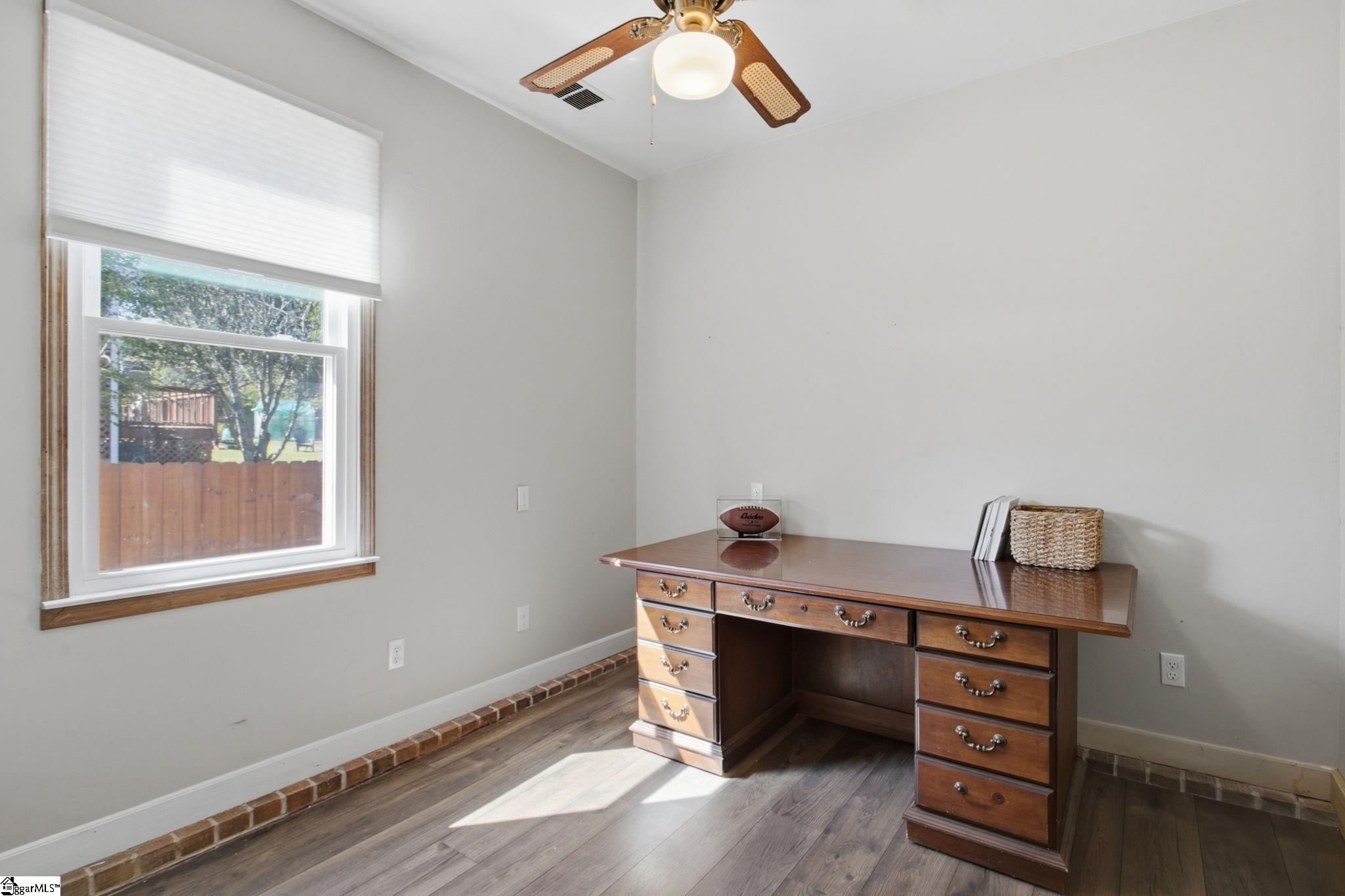107 E Tugaloo Court Property Photo 12