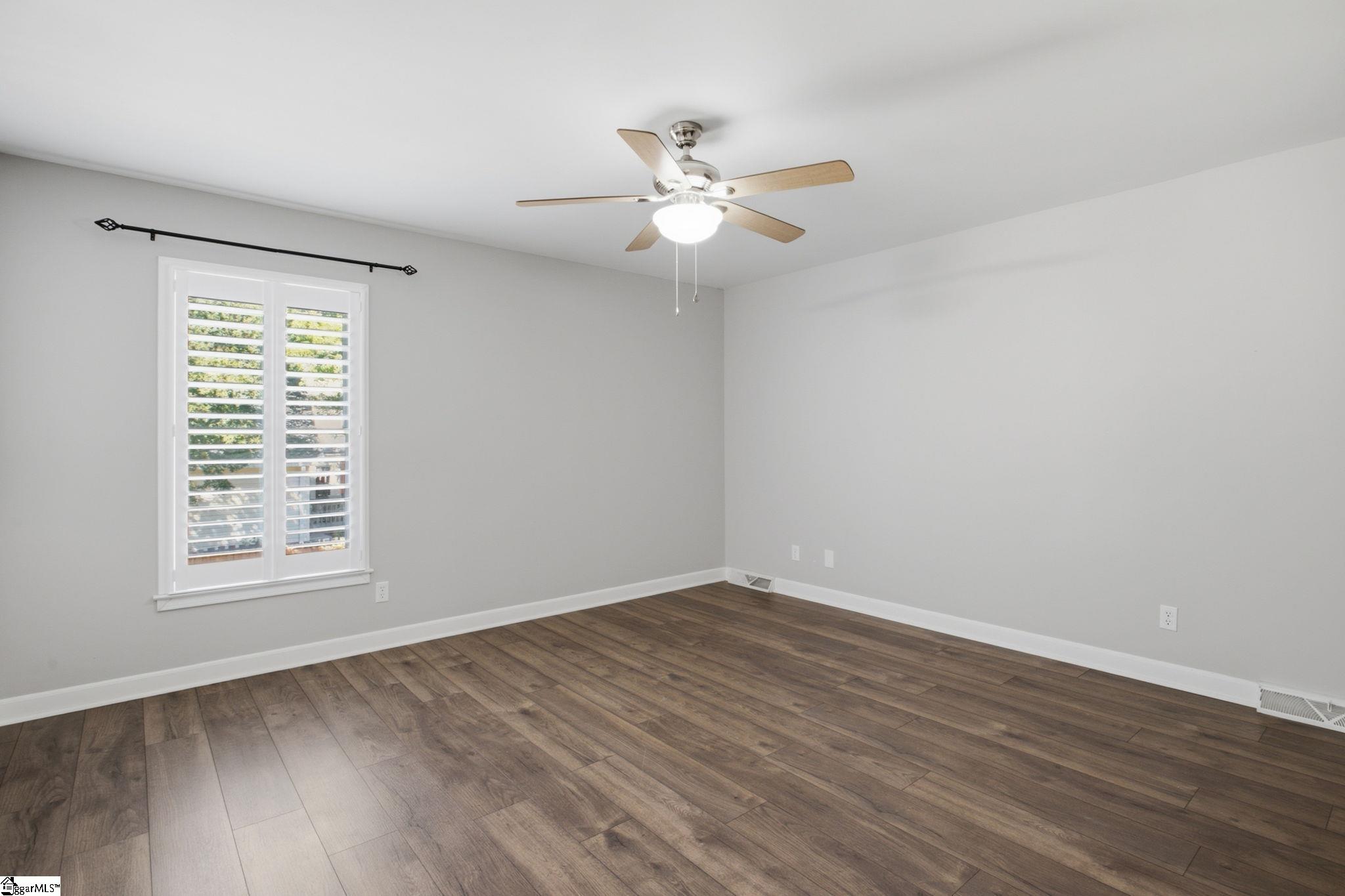107 E Tugaloo Court Property Photo 31