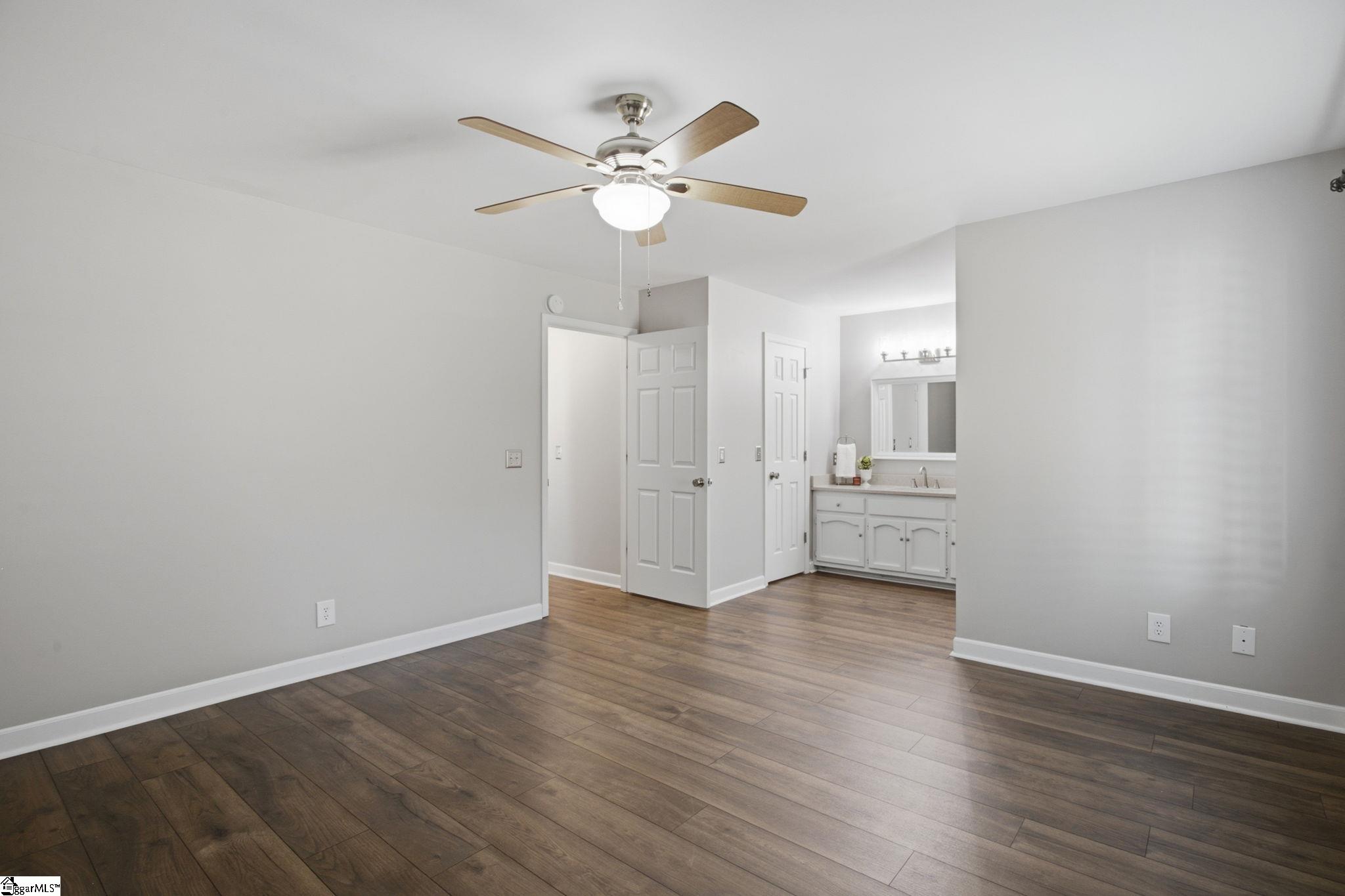 107 E Tugaloo Court Property Photo 34