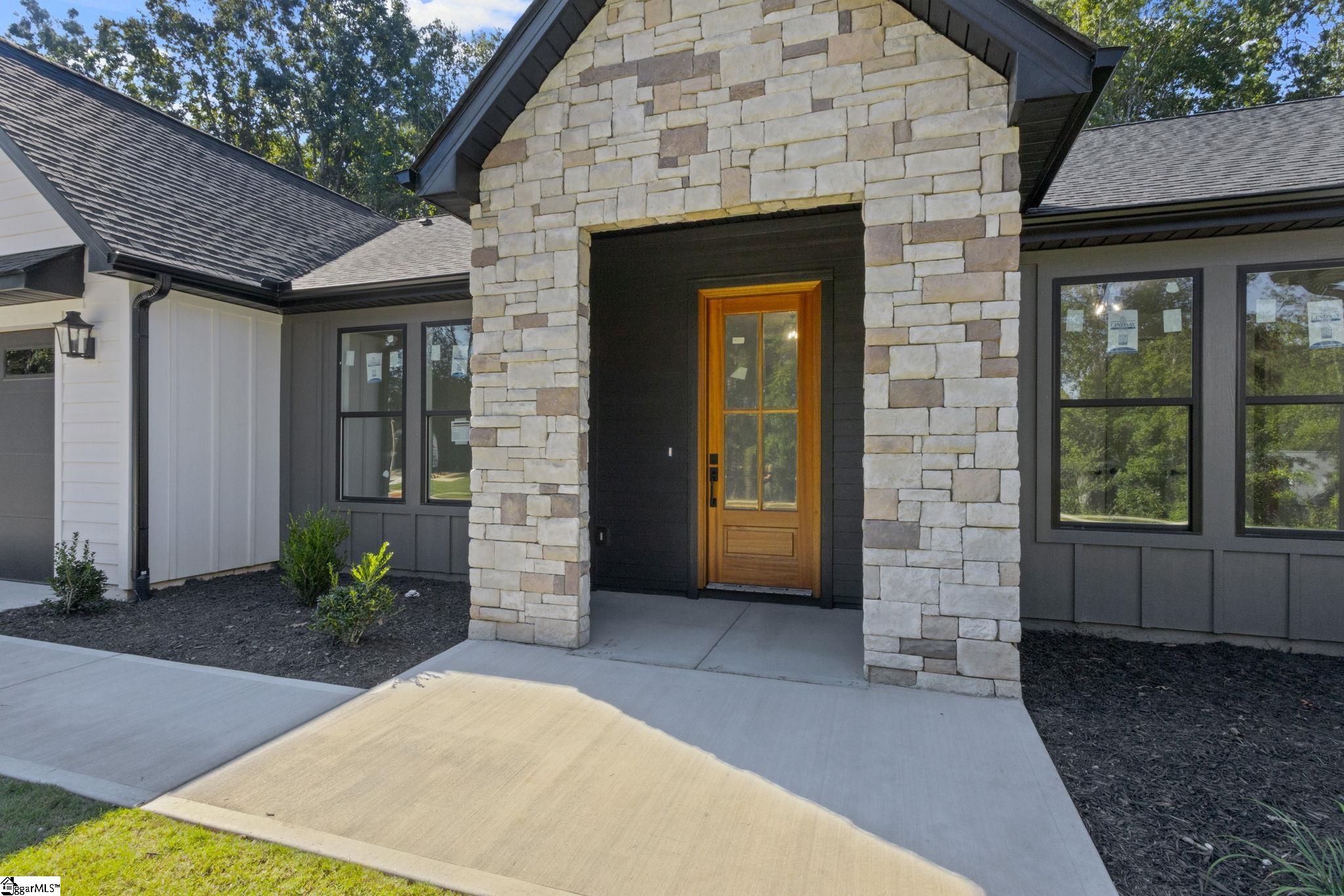 3 Inverrary Drive Property Photo 3