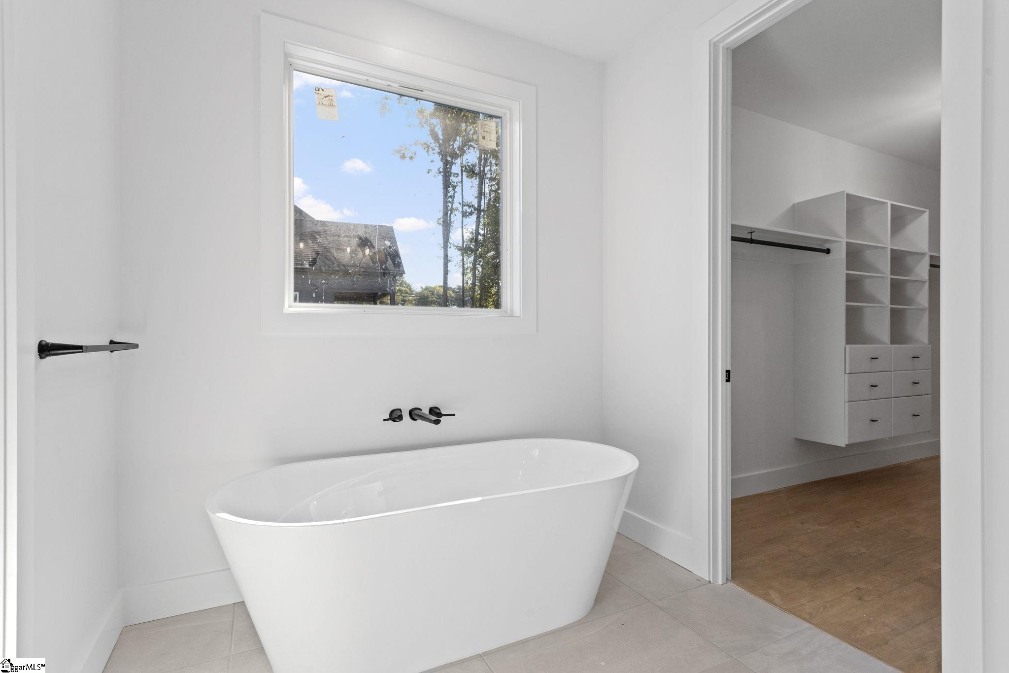 3 Inverrary Drive Property Photo 10