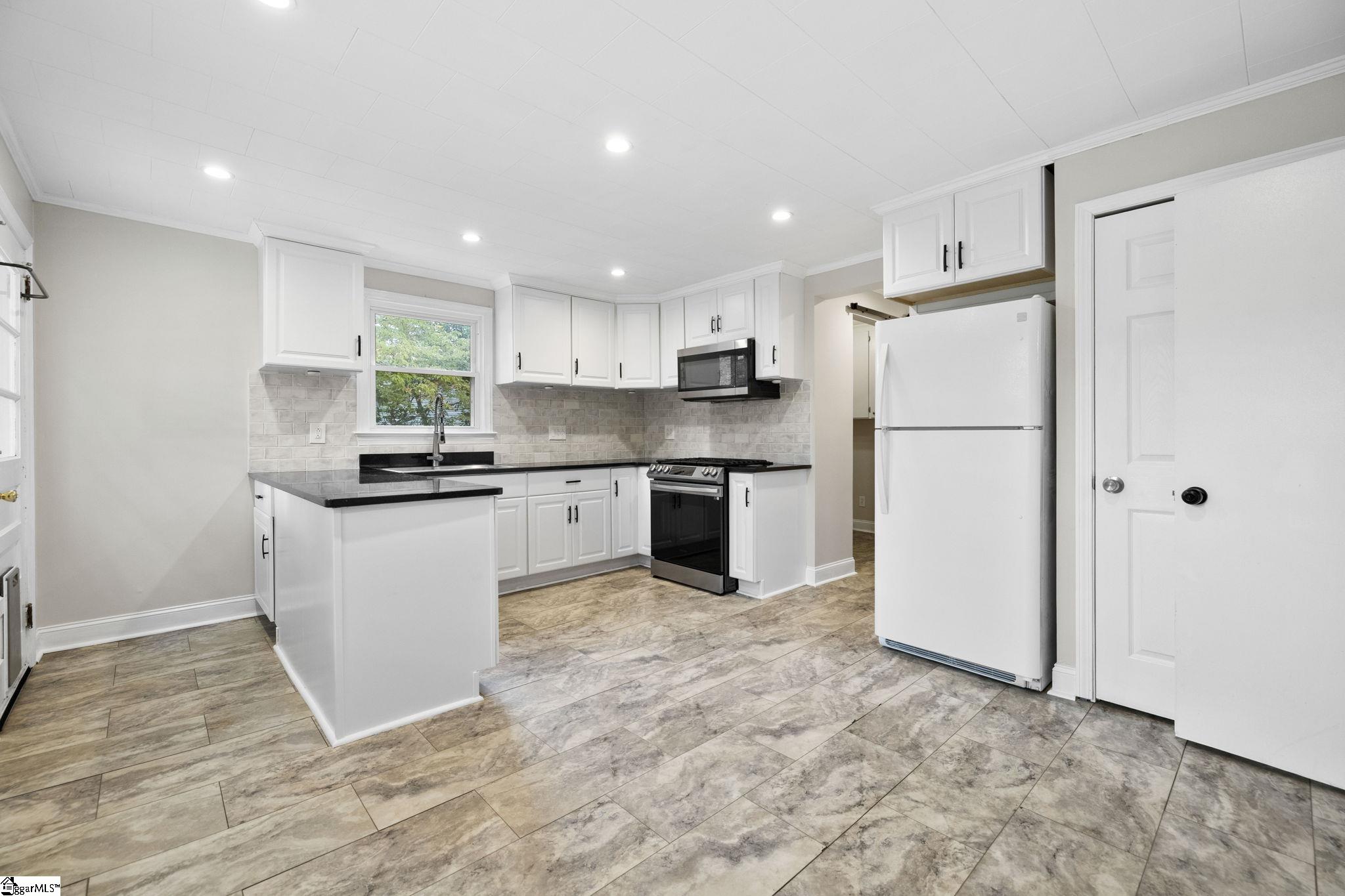 306 Owings Street Property Photo 8