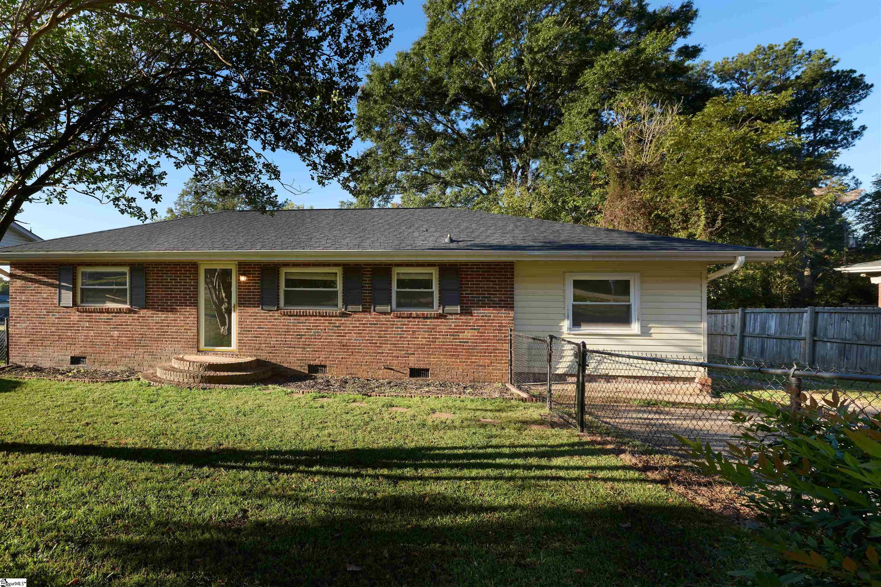 112 Lynn Street Property Photo 1