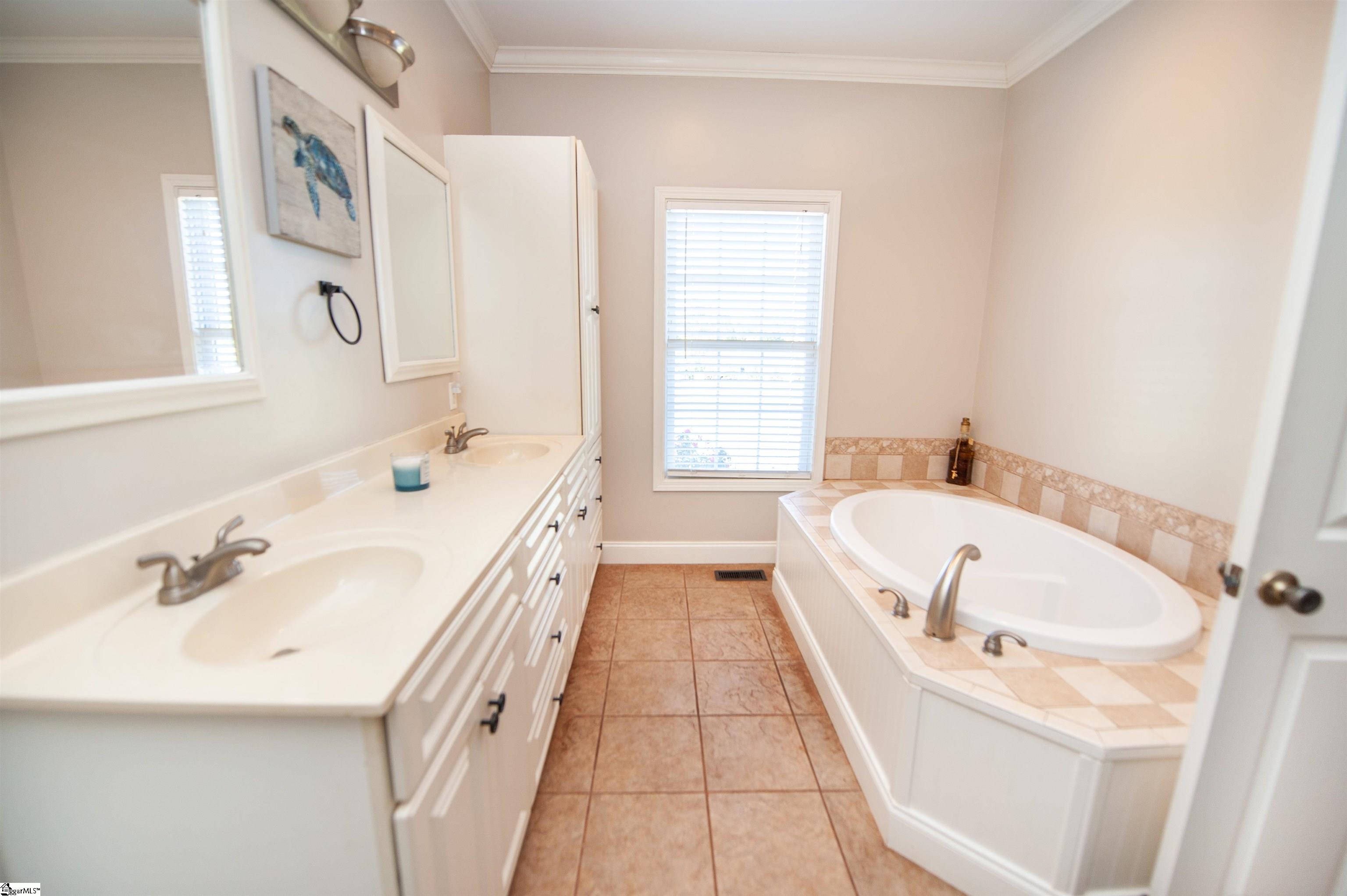 450 Meadow Road Property Photo 14