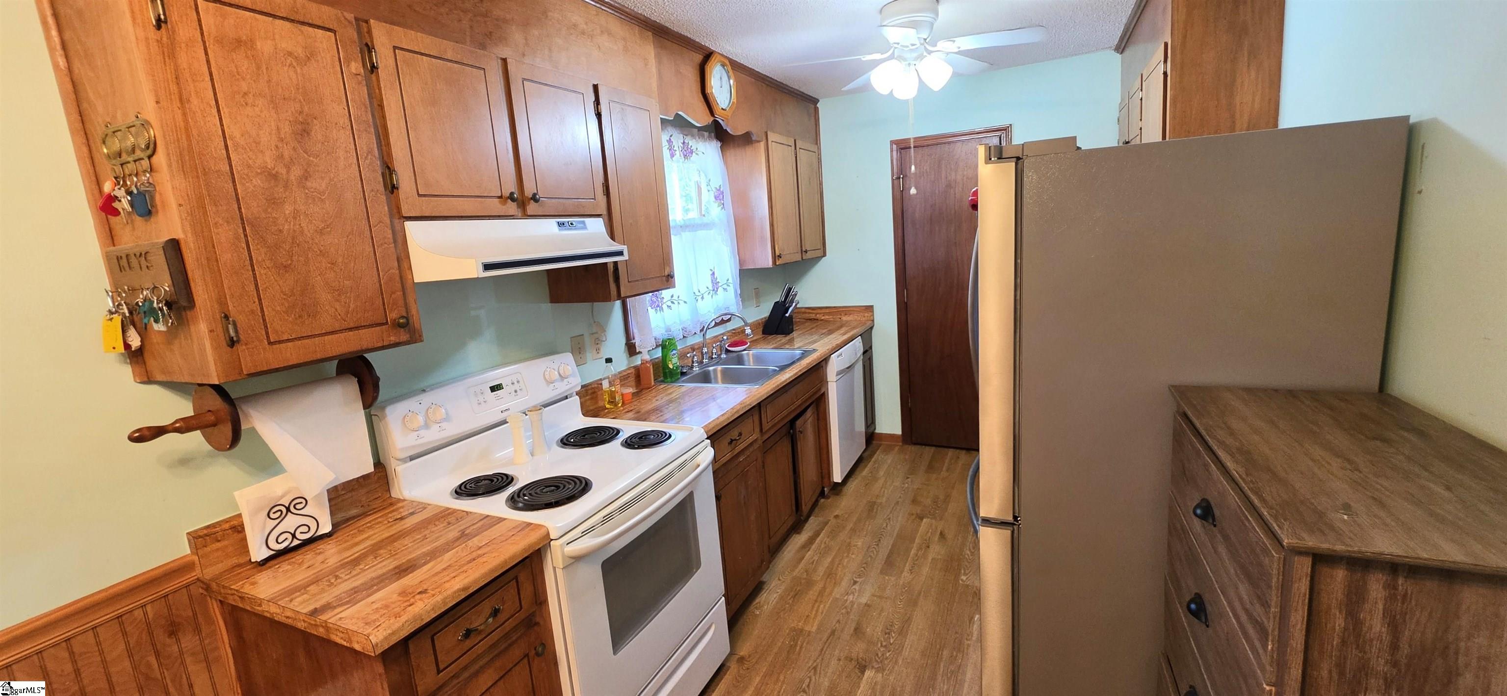 106 Rushmore Drive Property Photo 4