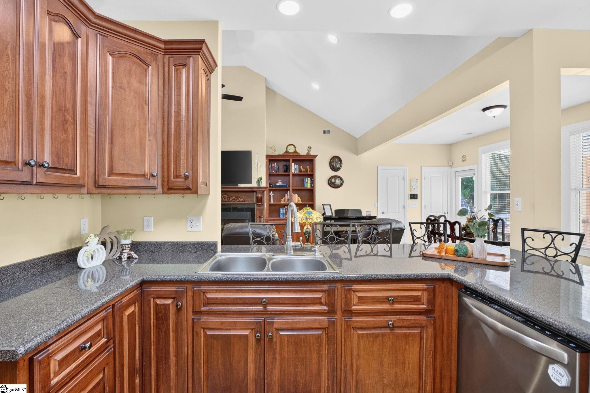 61 Allen Road Property Photo 19