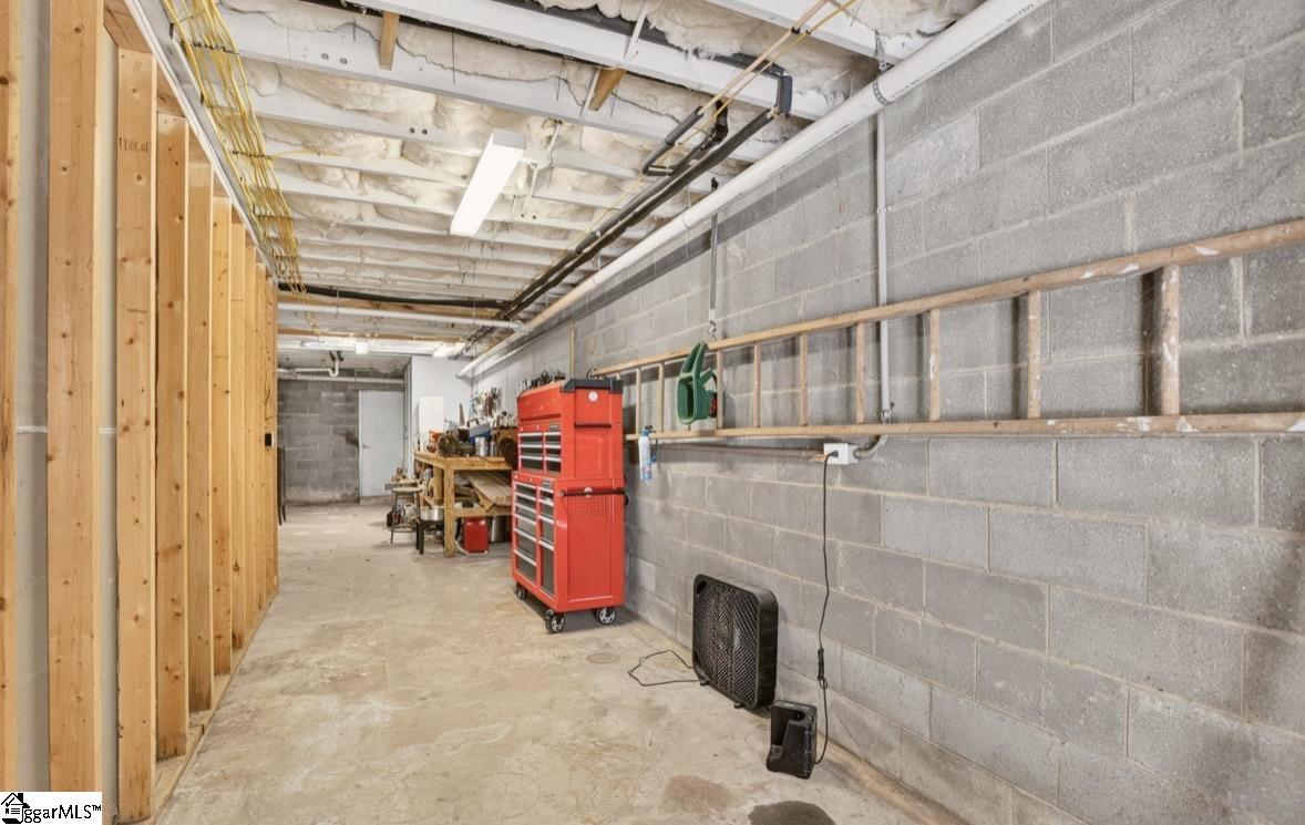61 Allen Road Property Photo 37