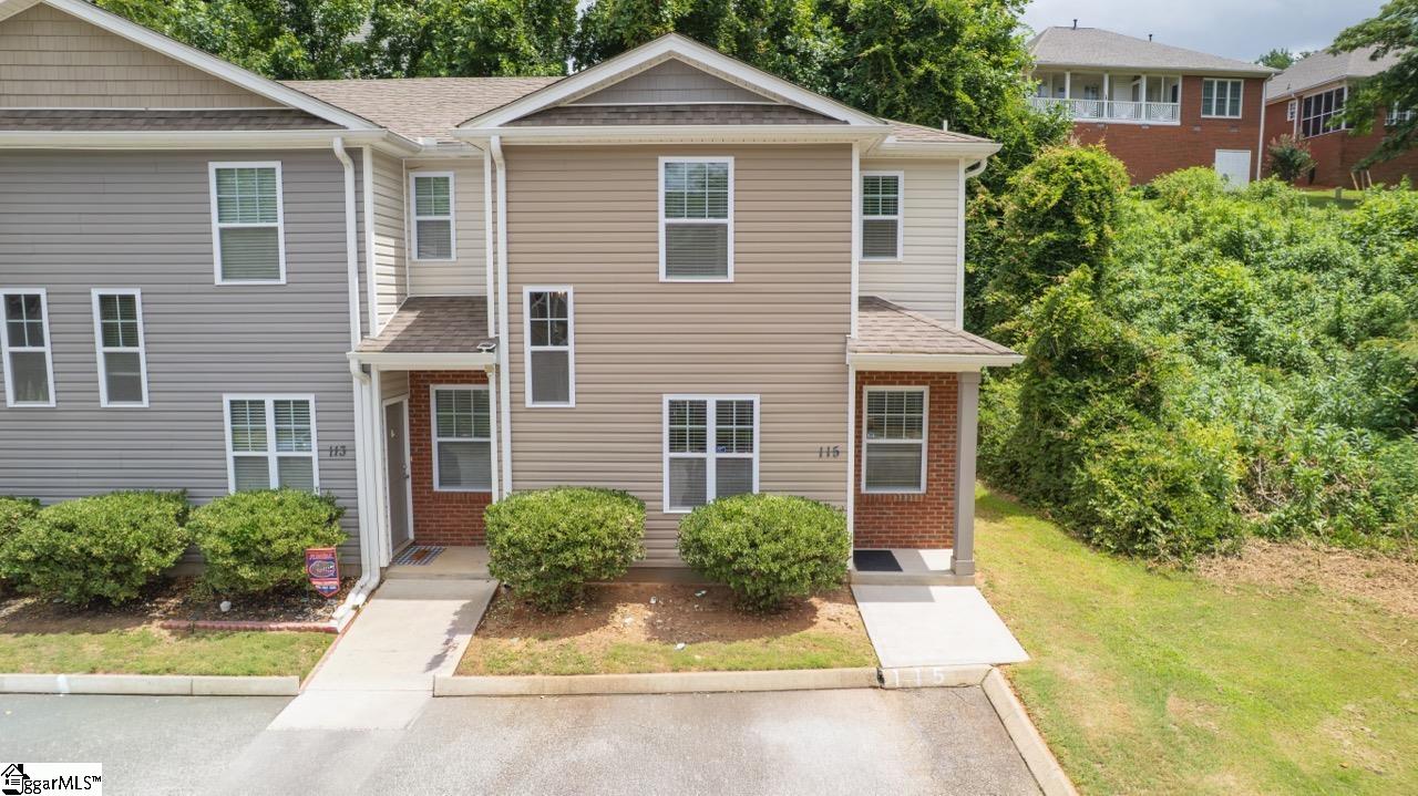 115 Huntress Drive Property Photo 1
