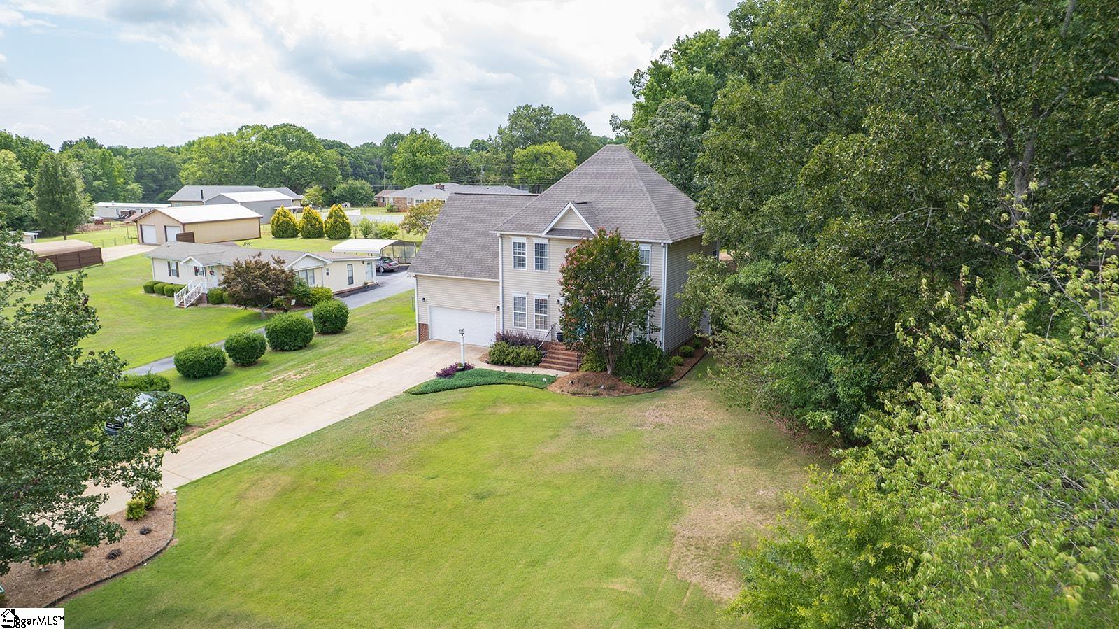 211 Sunrise Drive Property Photo 5