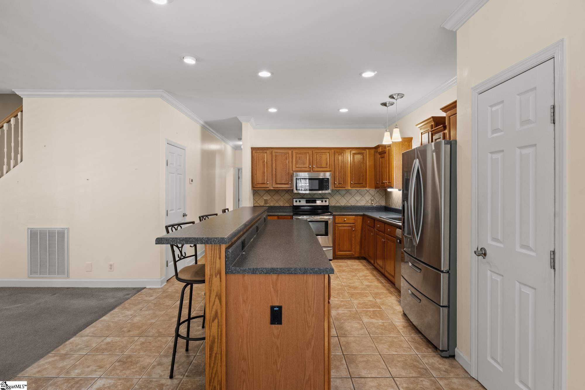 2538 Downalong Drive Property Photo 8