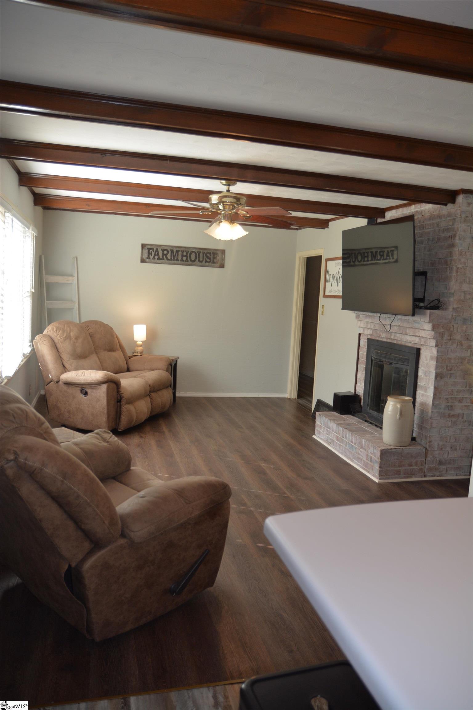 103 Knollview Drive Property Photo 3