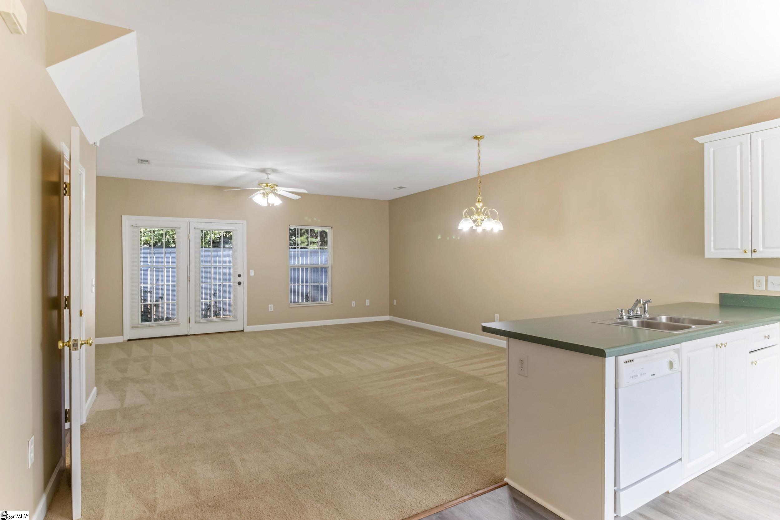 48 Ridgestone Circle Property Photo 2