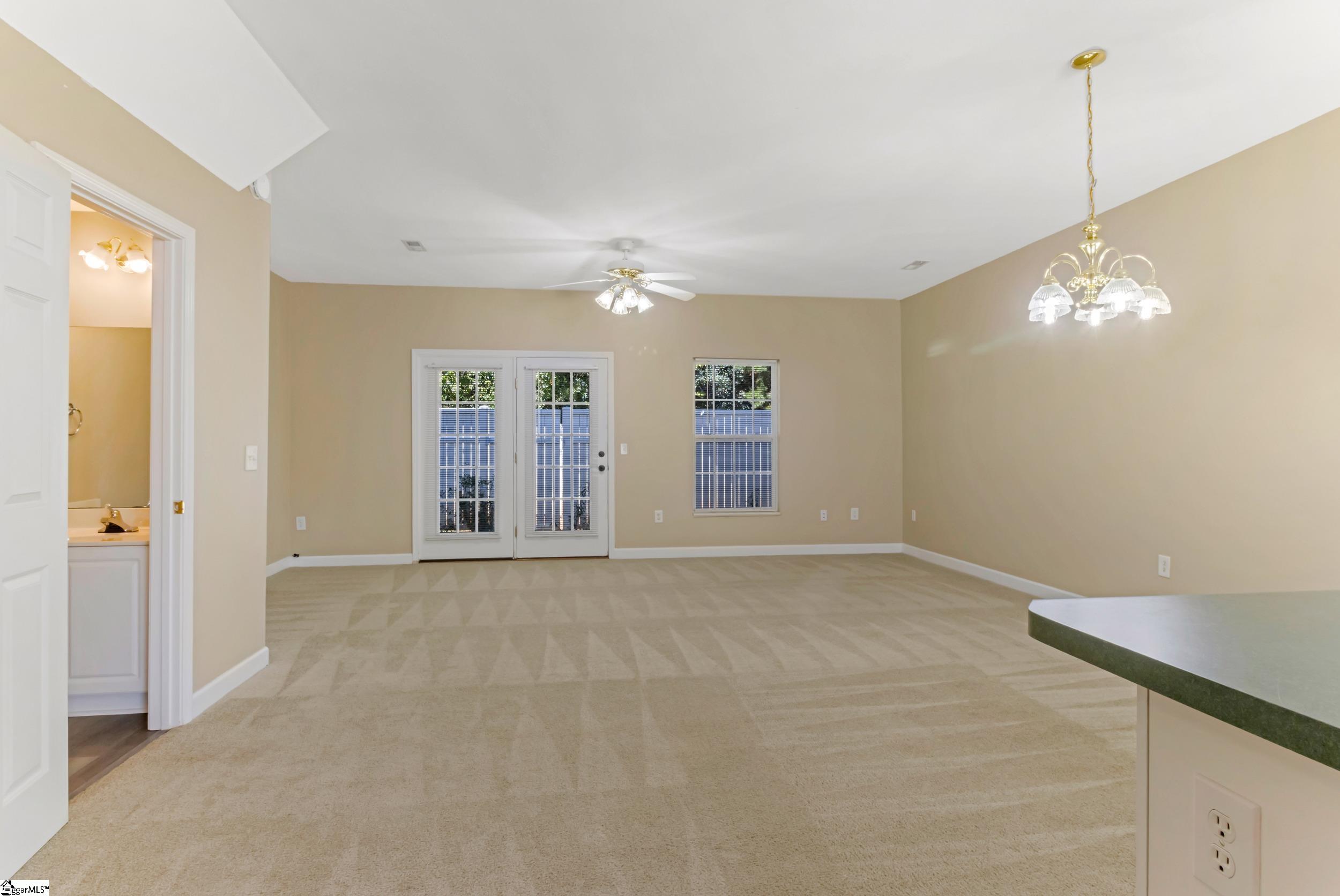 48 Ridgestone Circle Property Photo 6