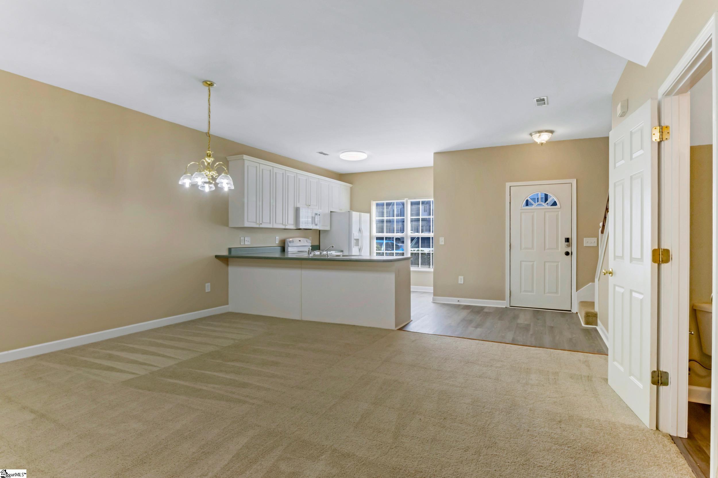 48 Ridgestone Circle Property Photo 7