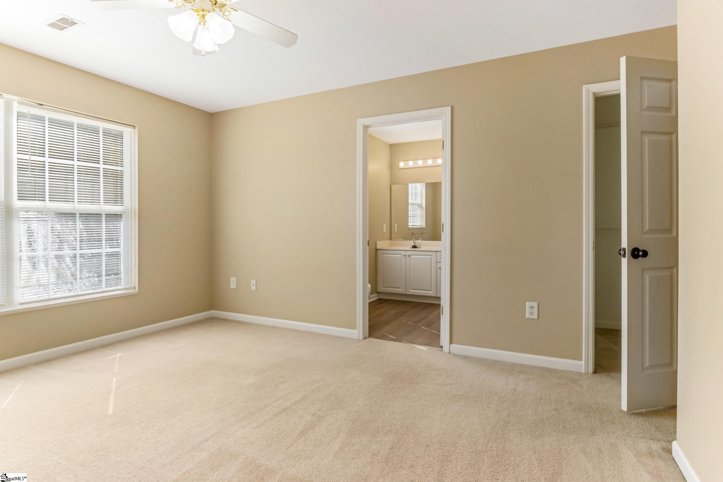 48 Ridgestone Circle Property Photo 14