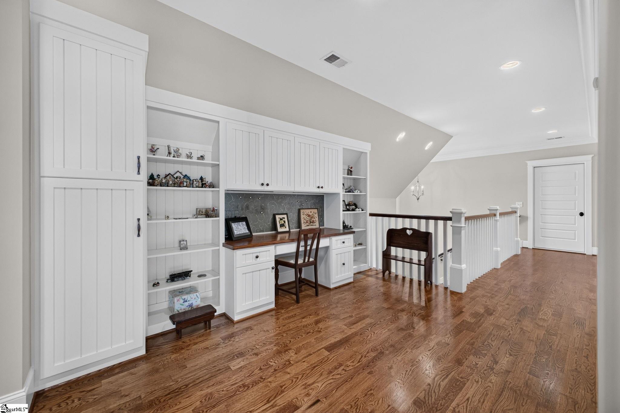 101 Treetops Court Property Photo 23