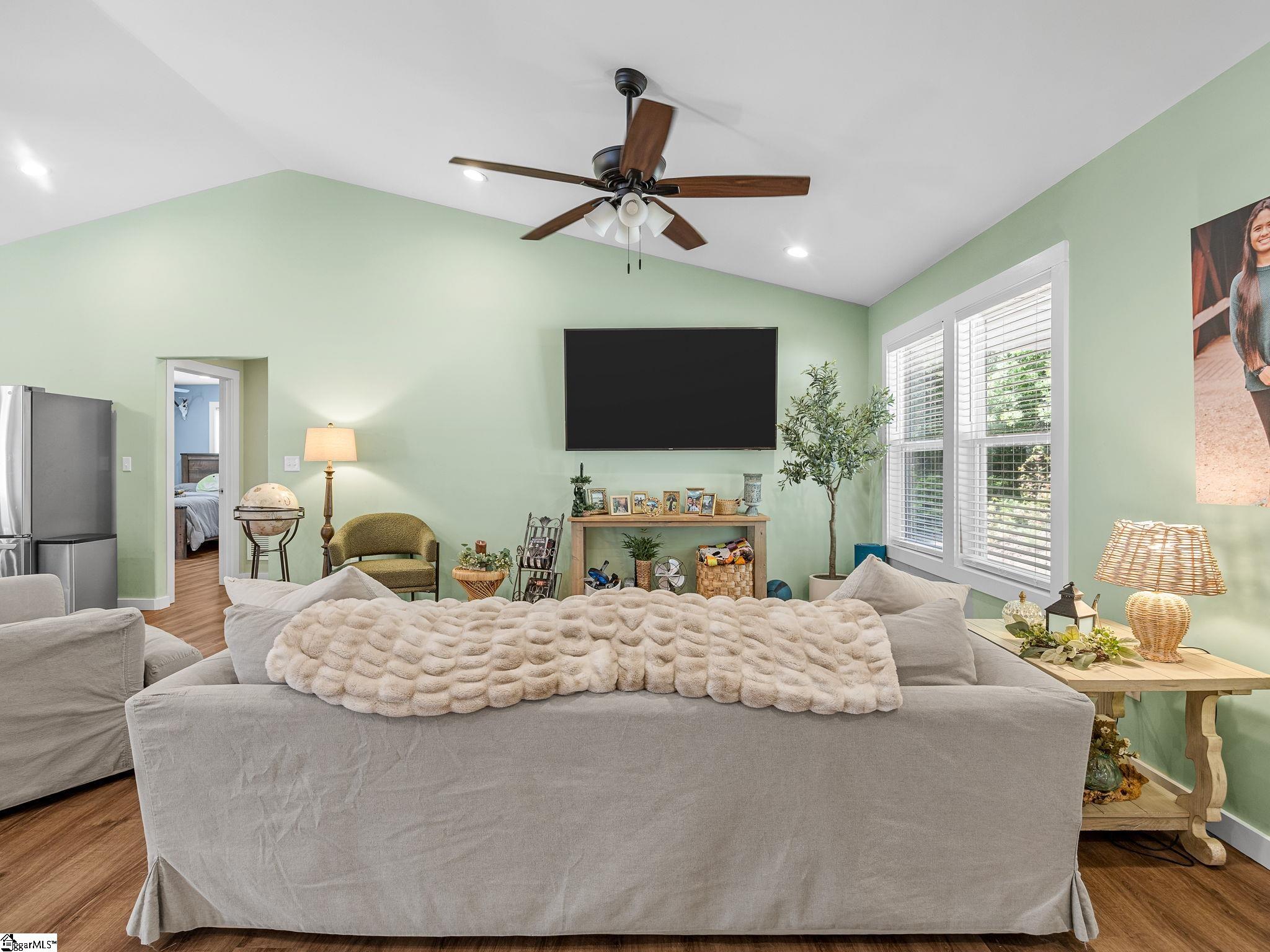 360 Greenwood Road Property Photo 6