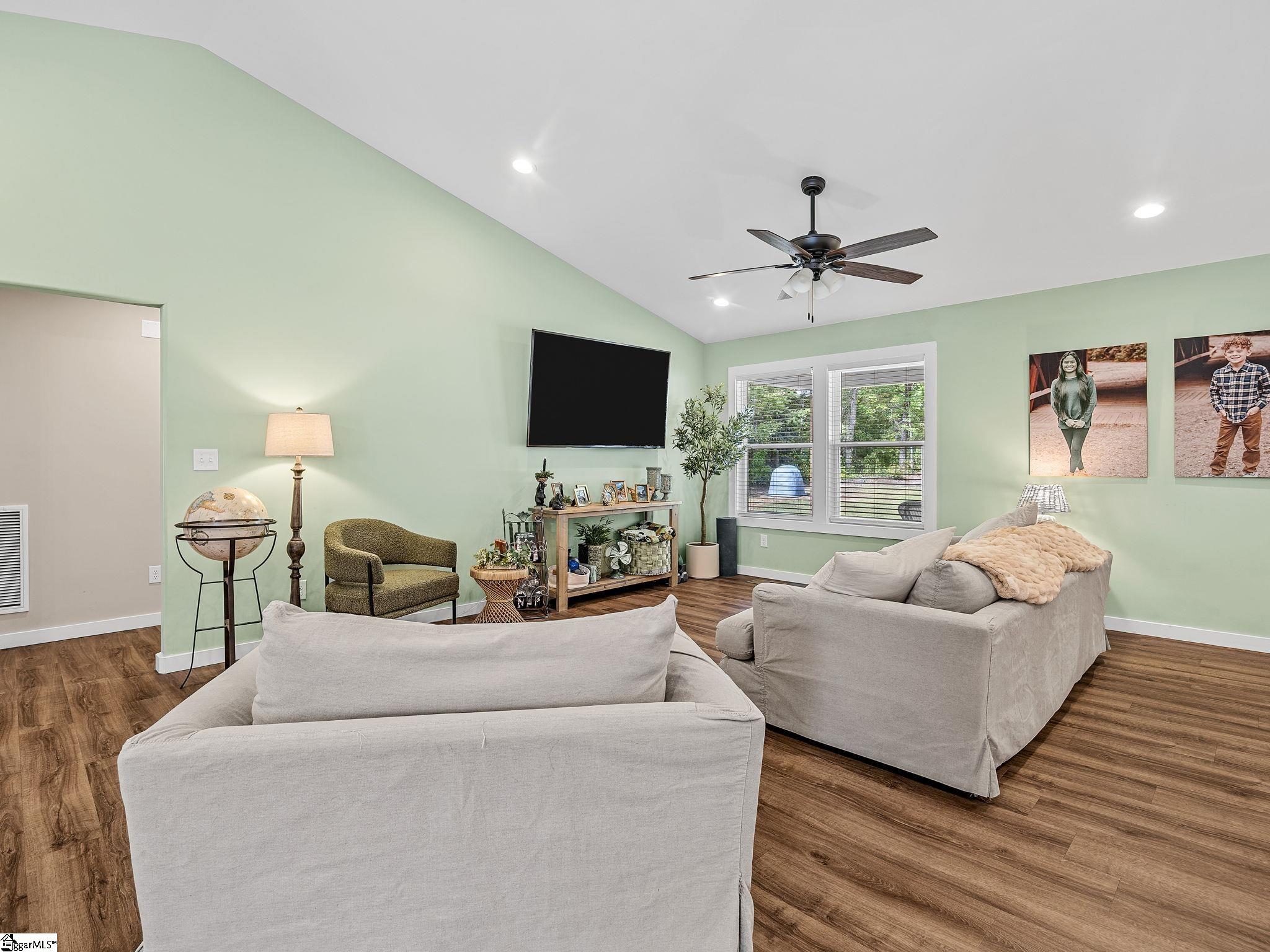 360 Greenwood Road Property Photo 9