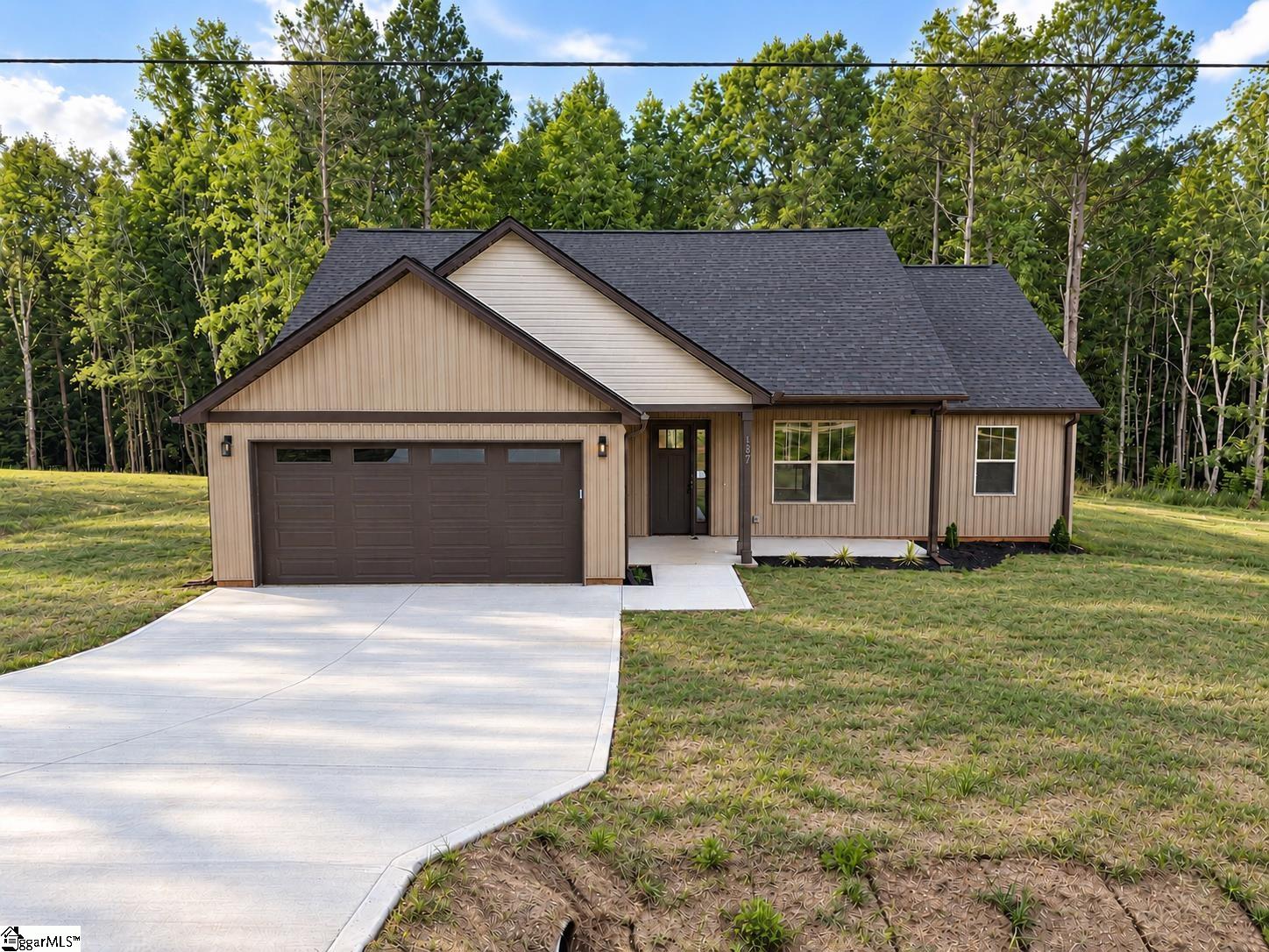 1606093 Property Photo 1