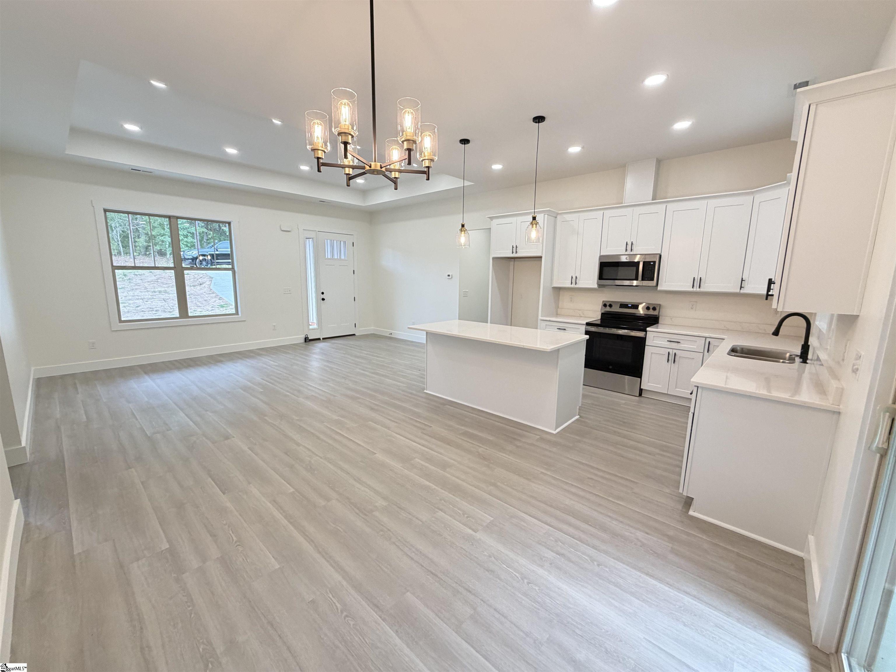 1606093 Property Photo 4