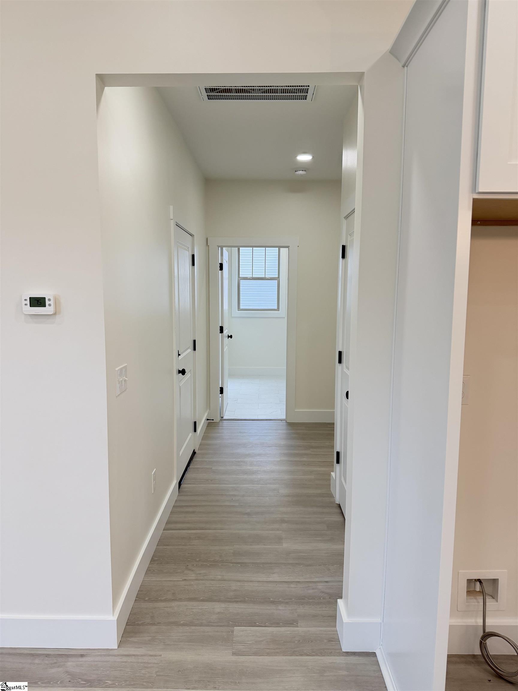 1606093 Property Photo 6