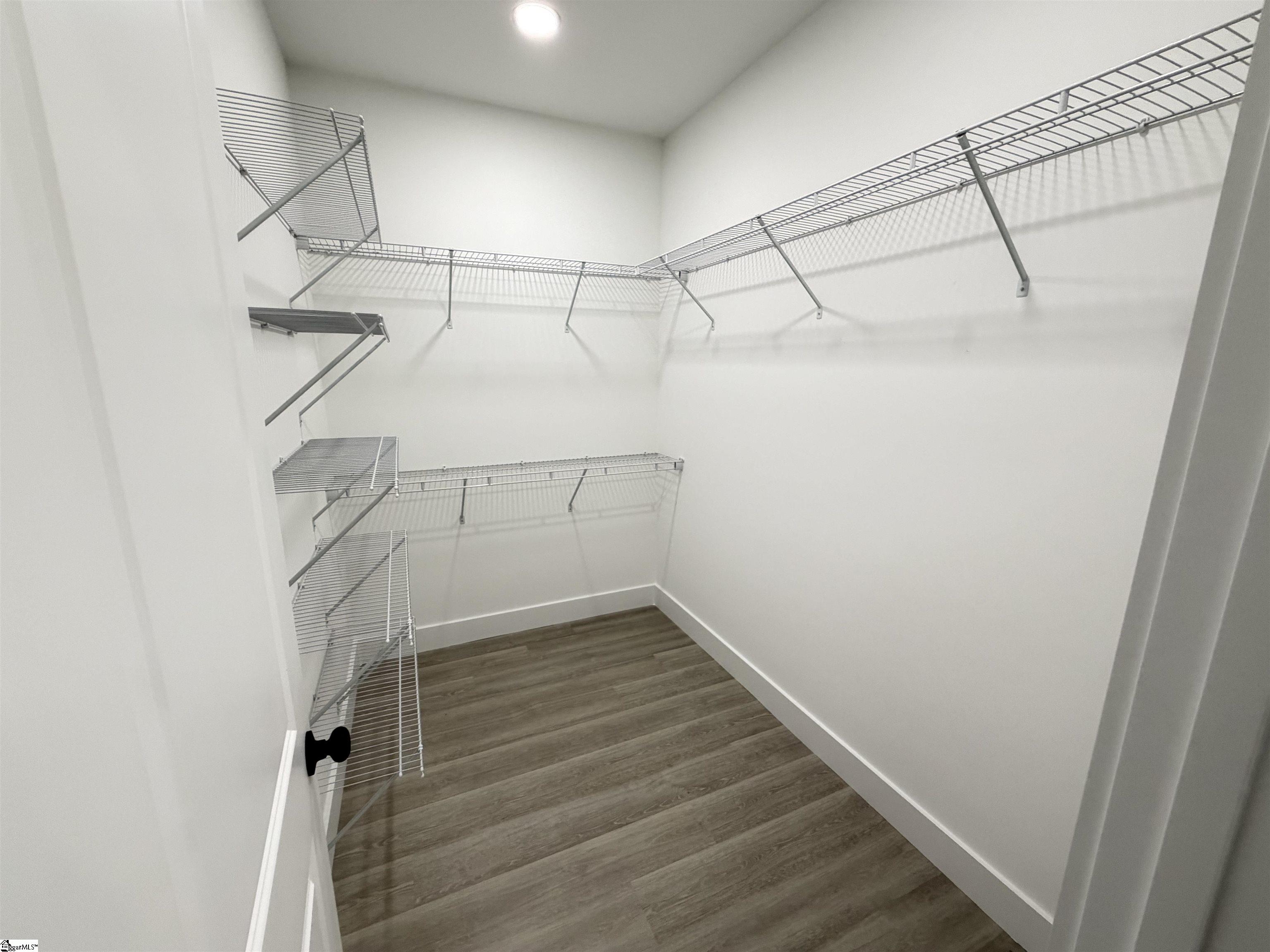 1606093 Property Photo 11