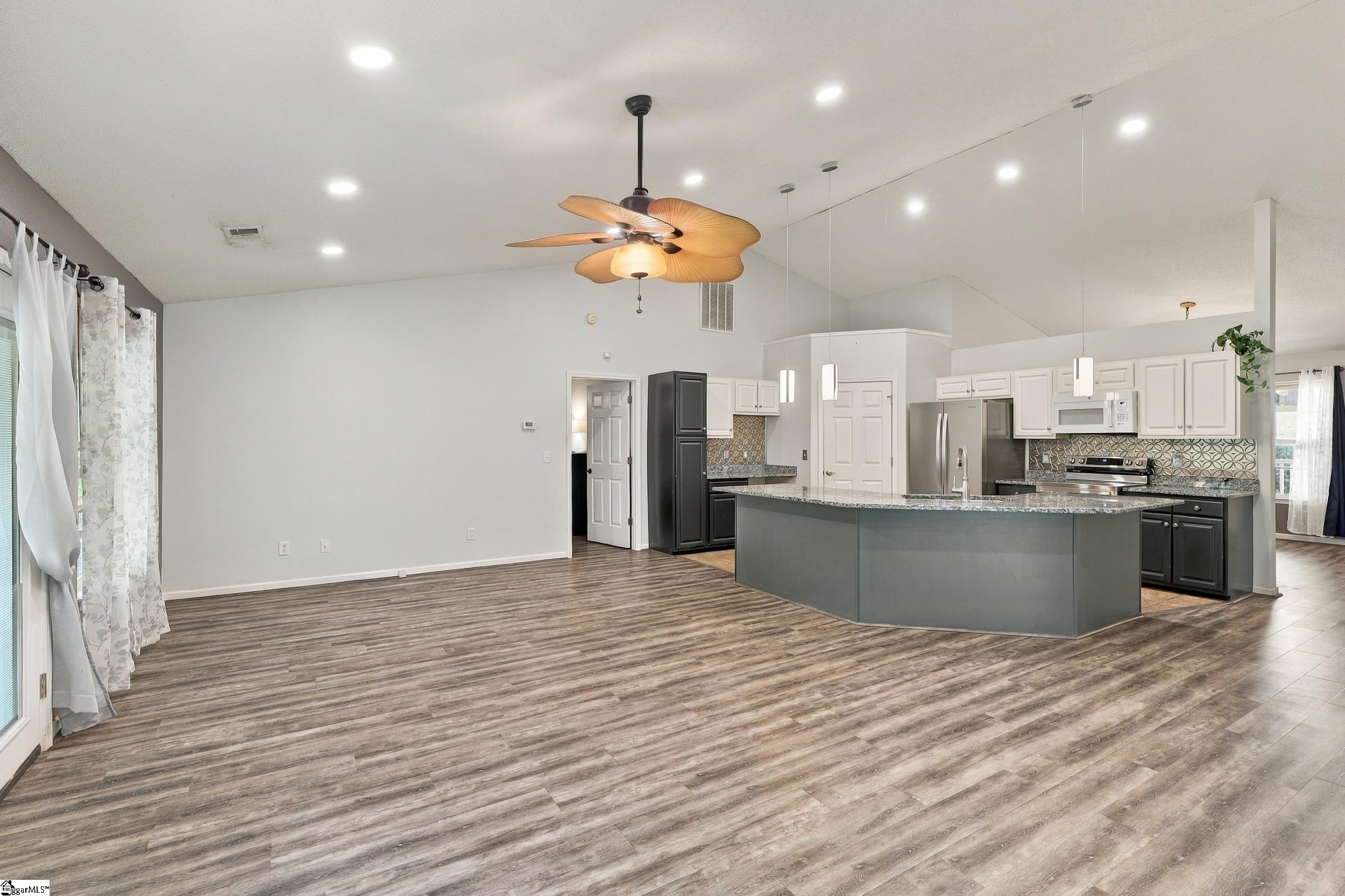 204 Bitternut Lane Property Photo 8