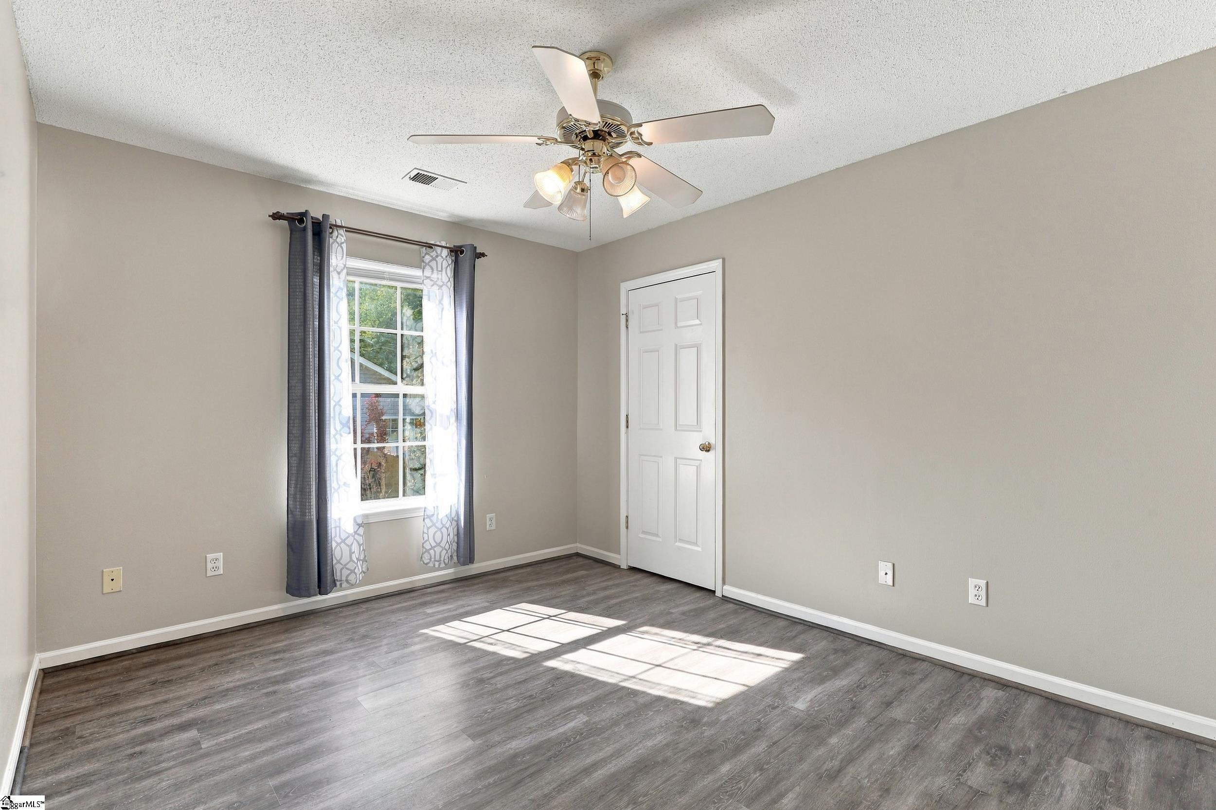 204 Bitternut Lane Property Photo 18