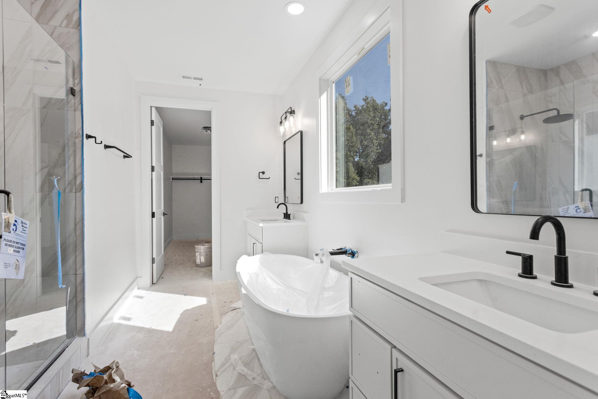 5 Inverrary Drive Property Photo 11