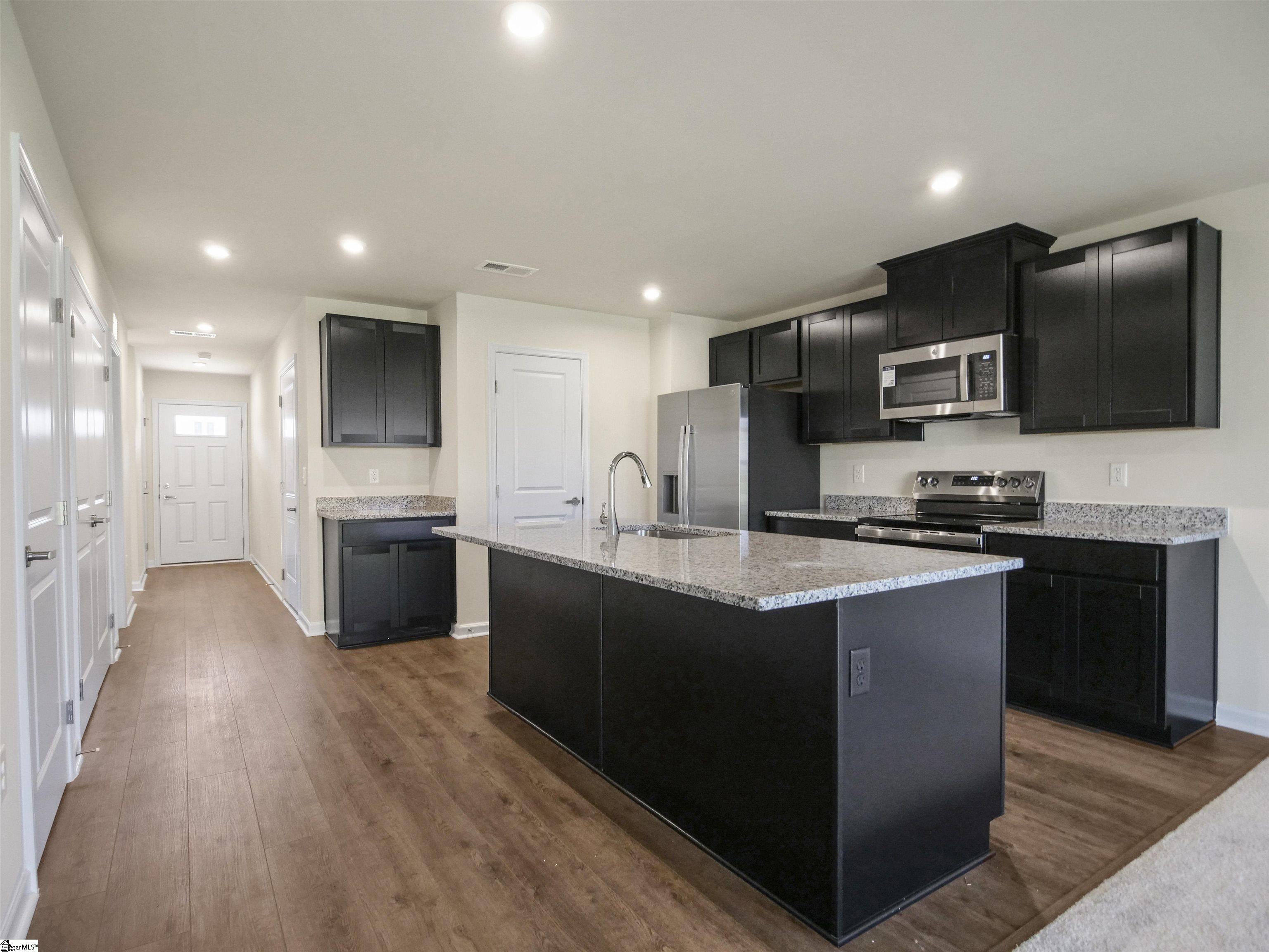 1606123 Property Photo 2