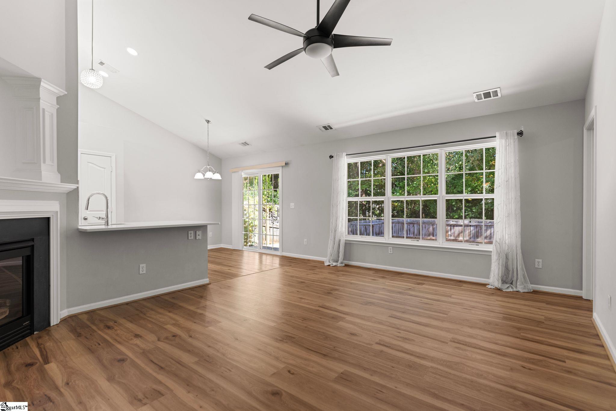 12 Knoll Ridge Drive Property Photo 4