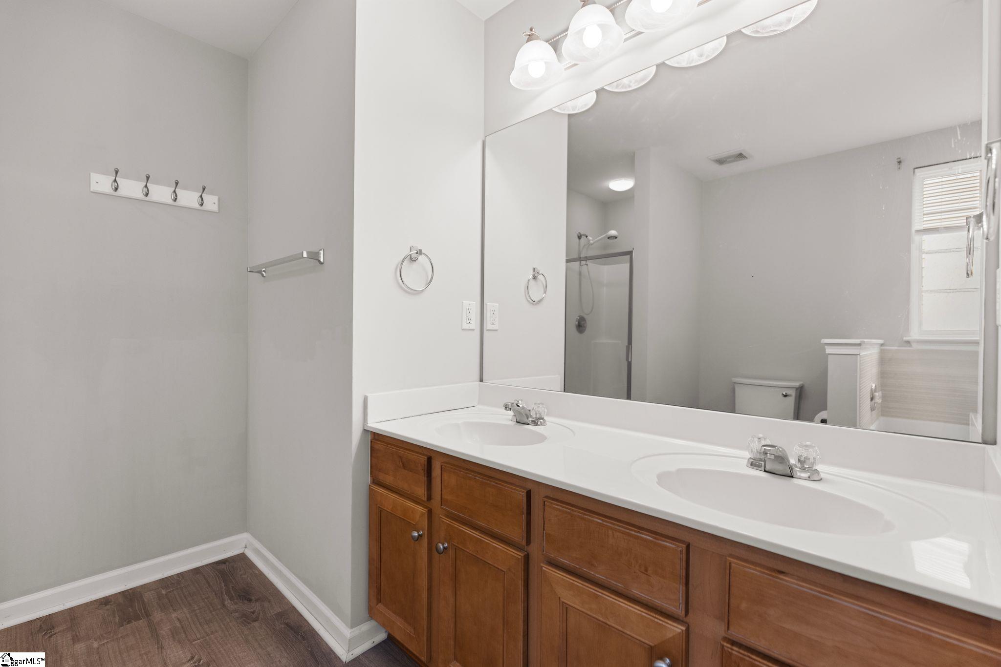 12 Knoll Ridge Drive Property Photo 18