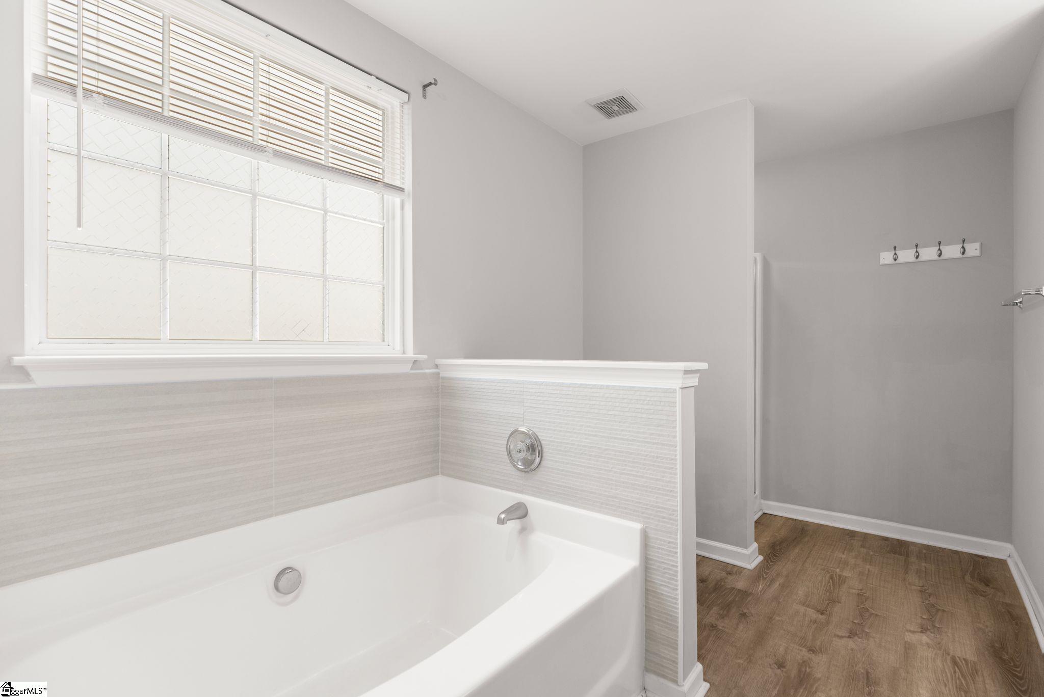 12 Knoll Ridge Drive Property Photo 19
