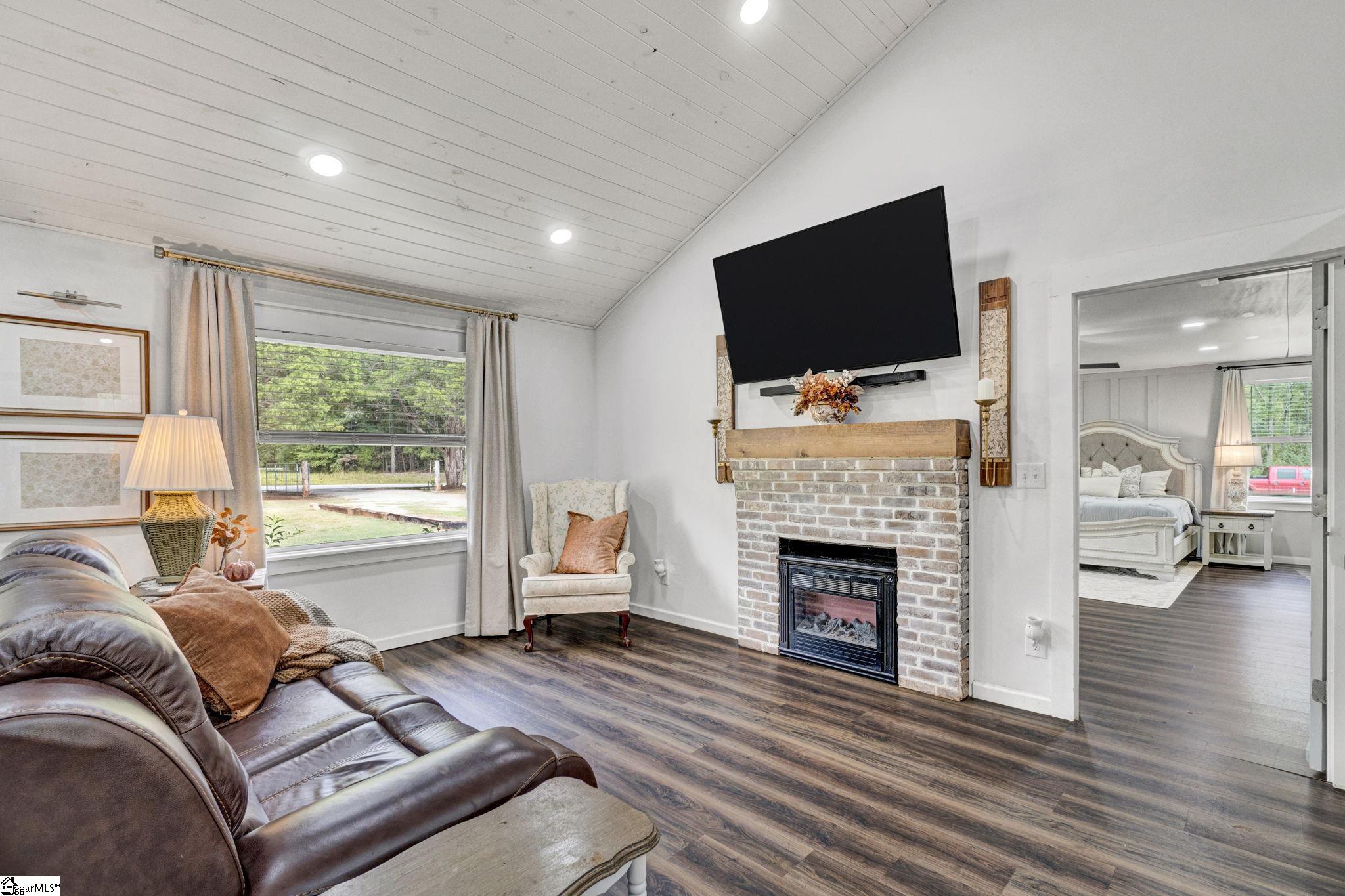 17305 Highway 76 West Property Photo 14