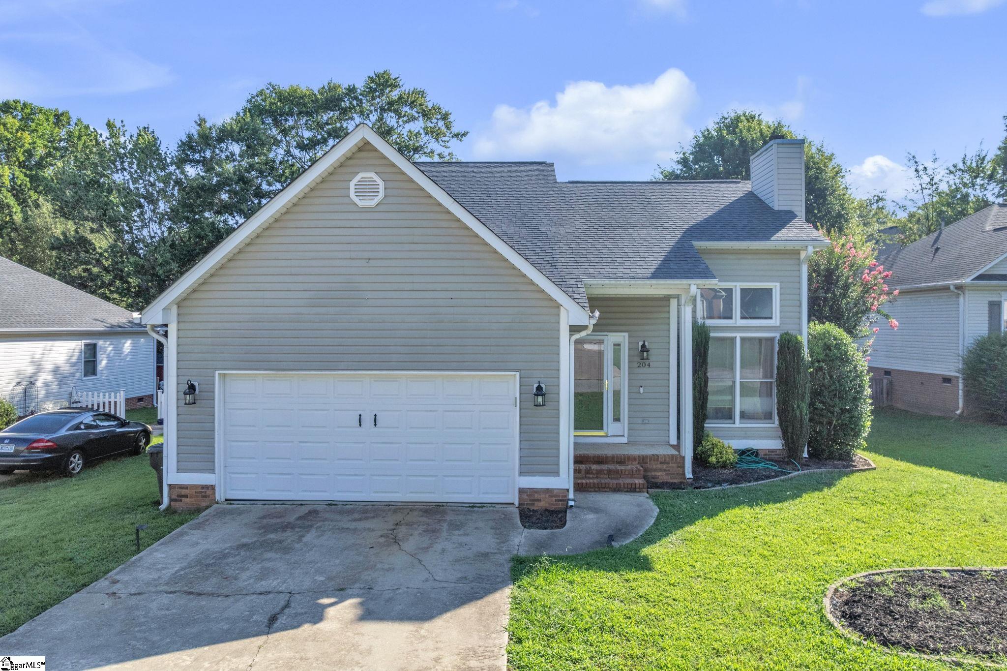 204 Flagstar Court Property Photo 1