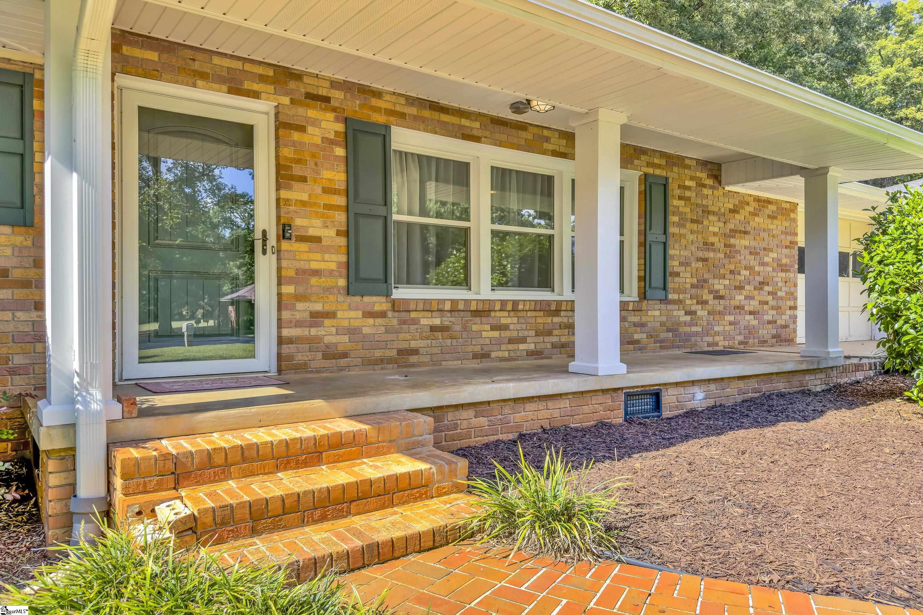 204 Brook Forest Drive Property Photo 2