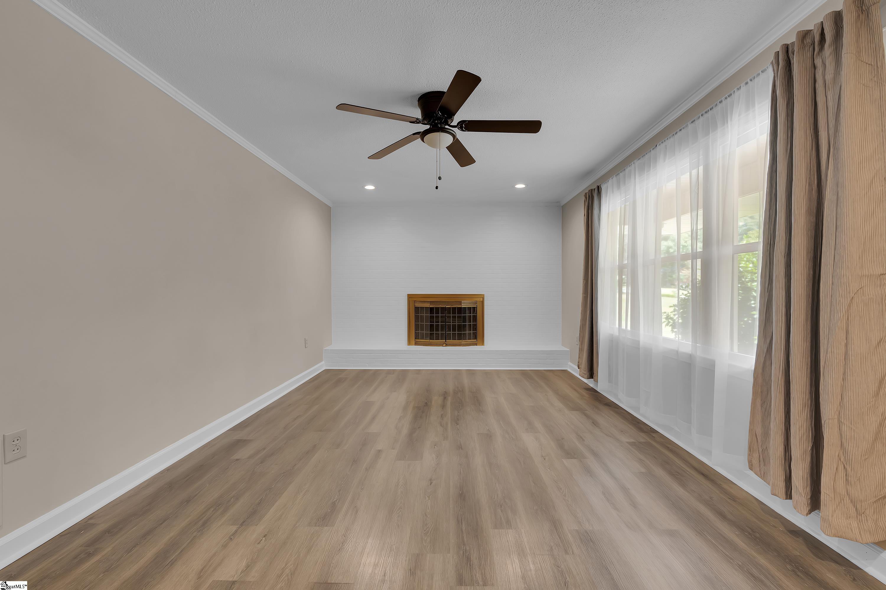 204 Brook Forest Drive Property Photo 3
