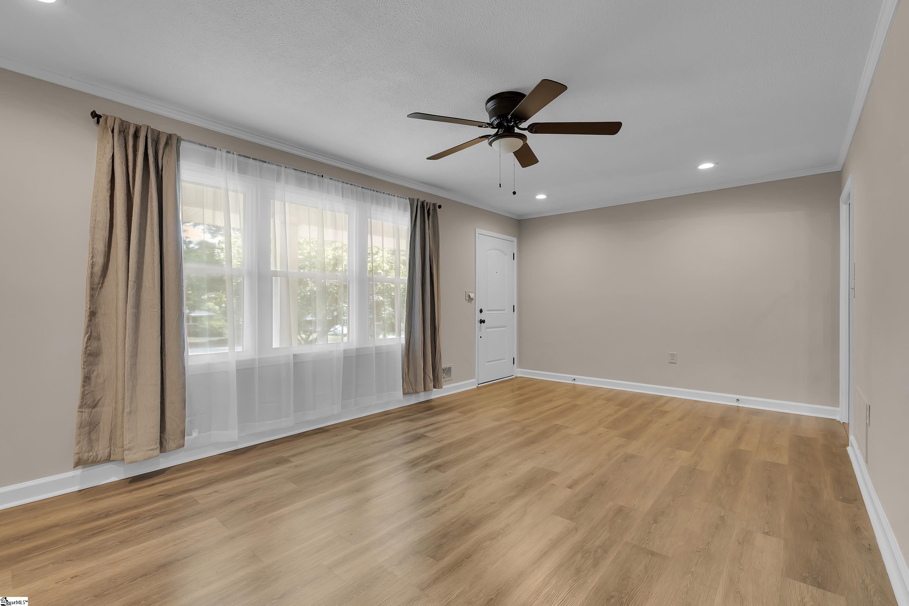 204 Brook Forest Drive Property Photo 5