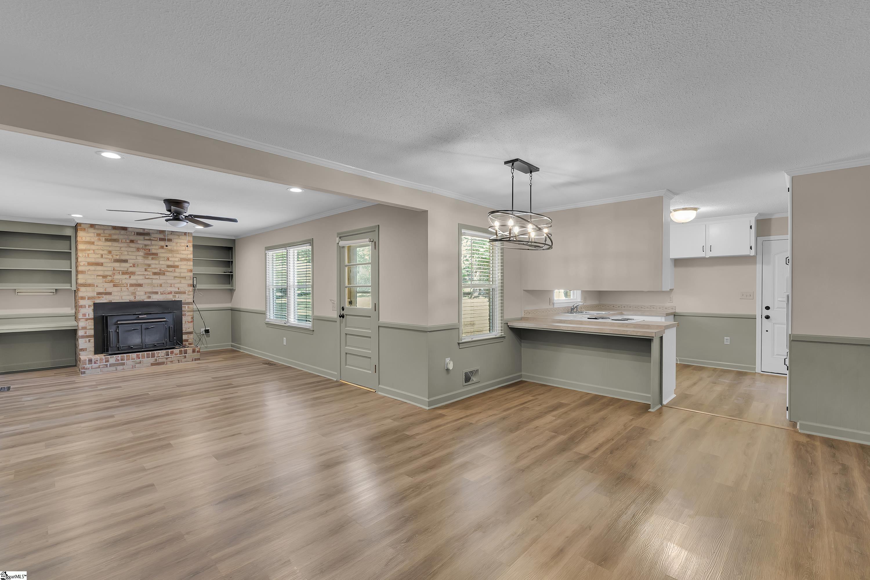 204 Brook Forest Drive Property Photo 6